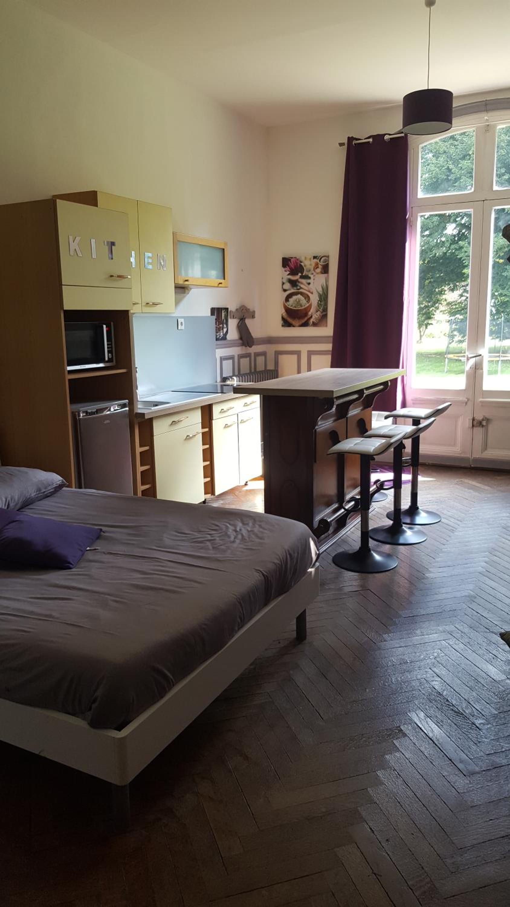 One-Bedroom House - Photo 2