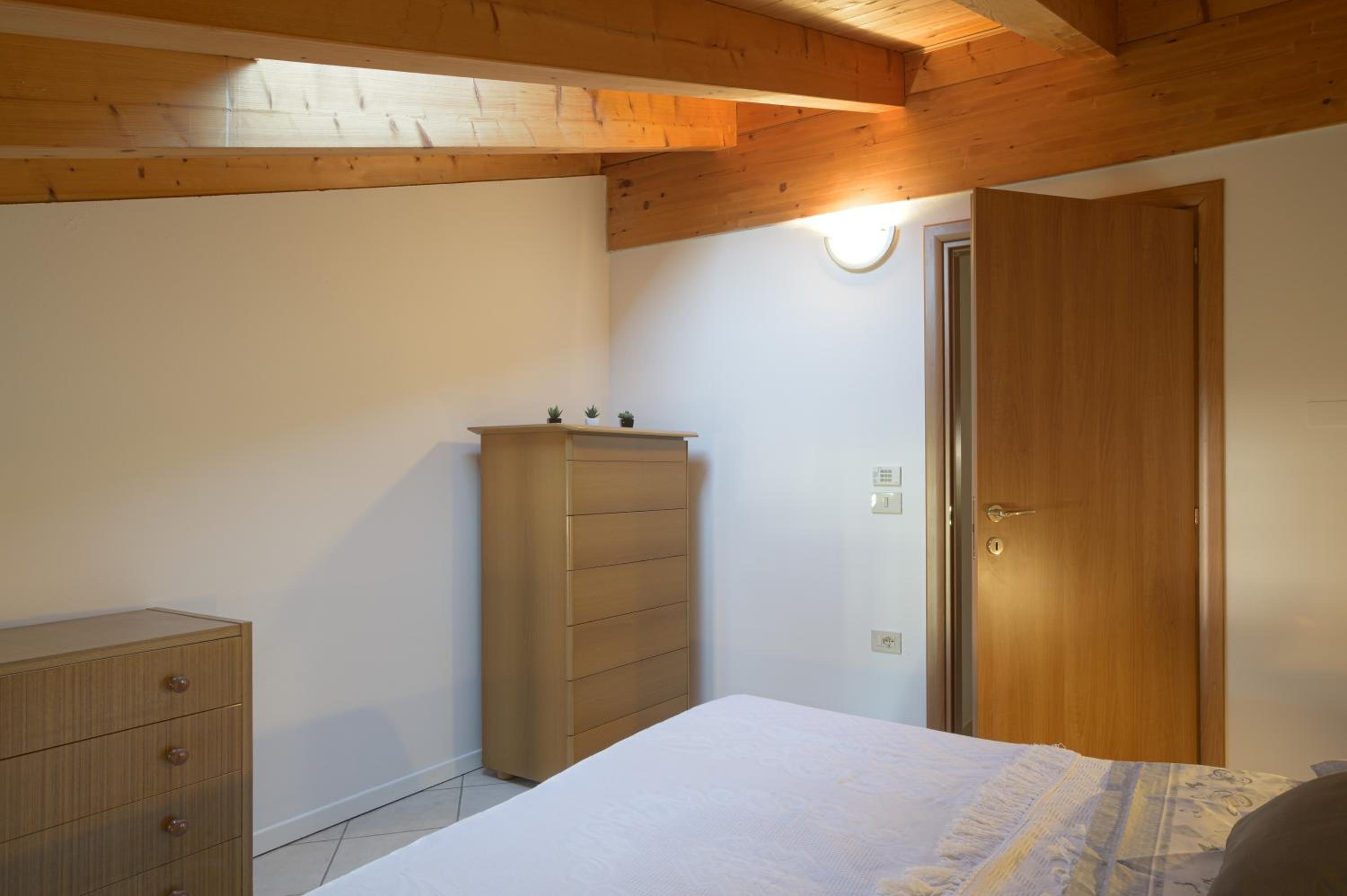 Large Double or Twin Room photo 2