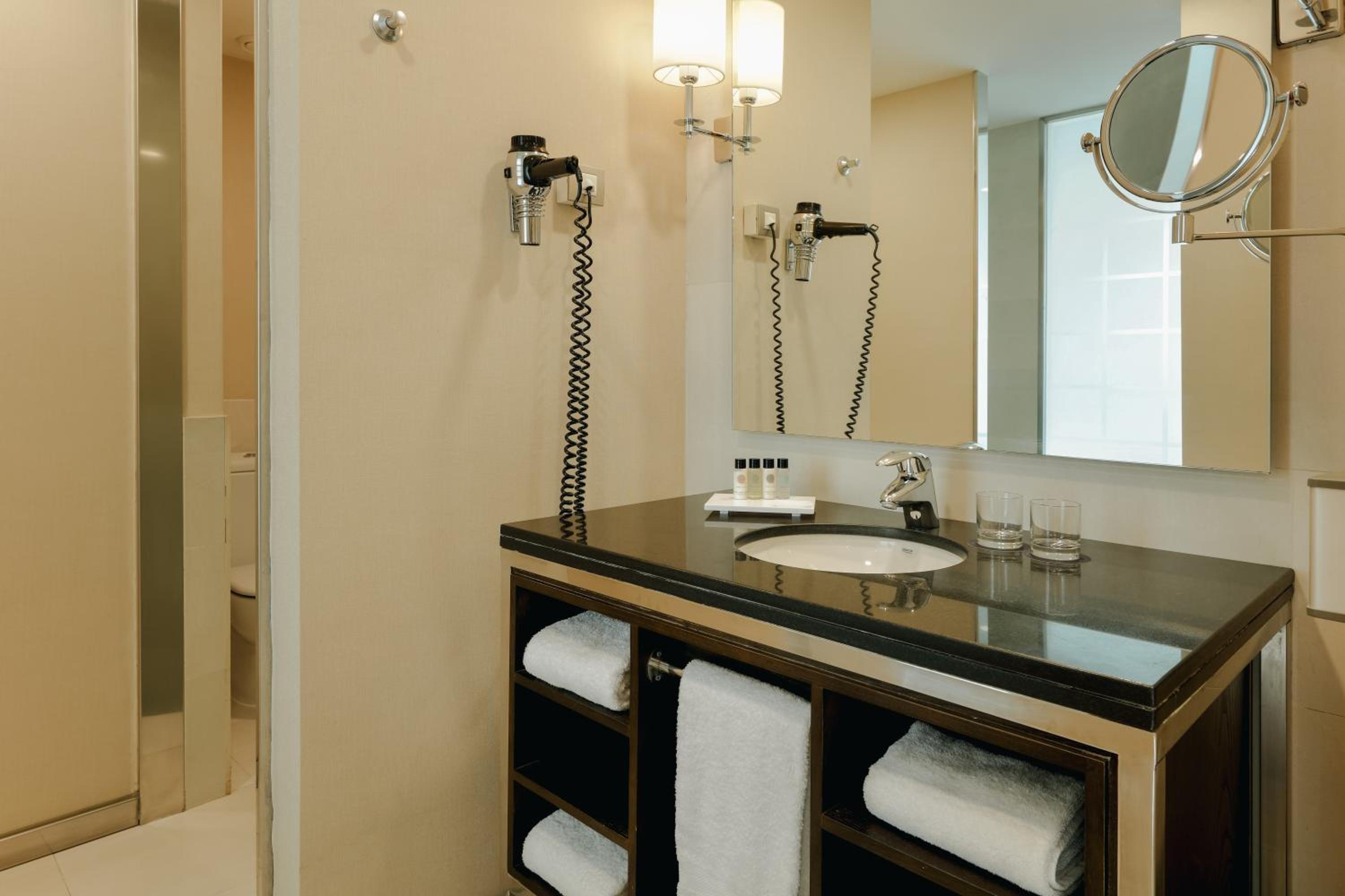 Standard Double or Twin Room photo 3