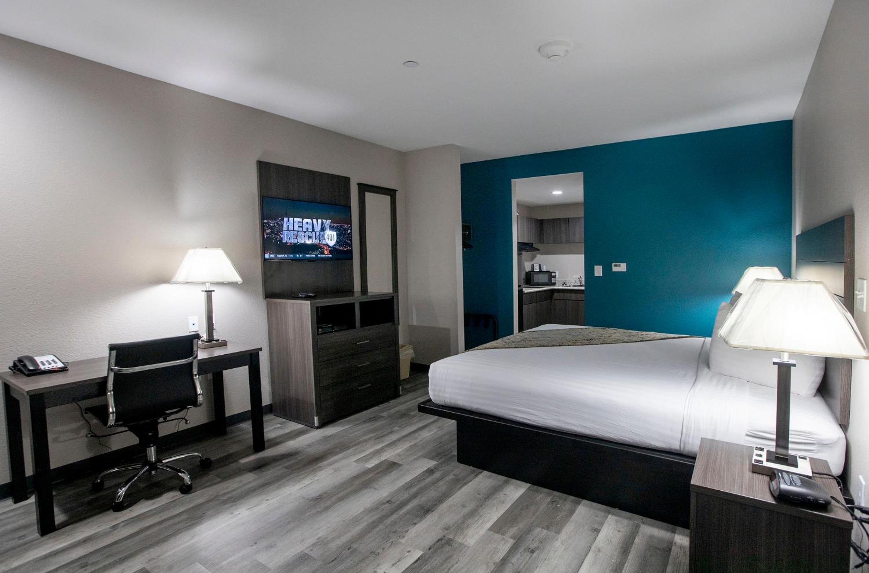 Standard King Room - Photo 2