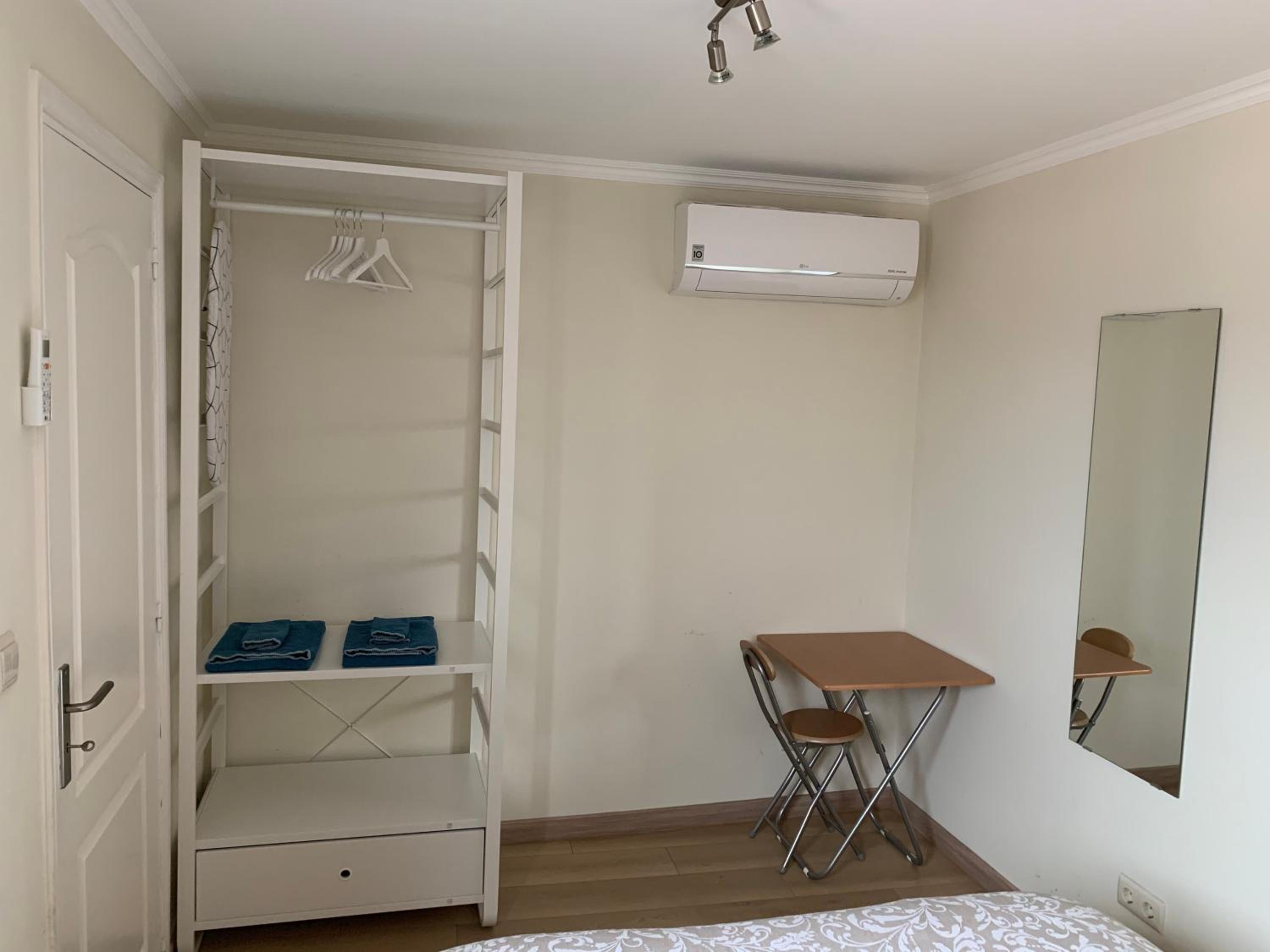 One-Bedroom Apartment - Photo 22