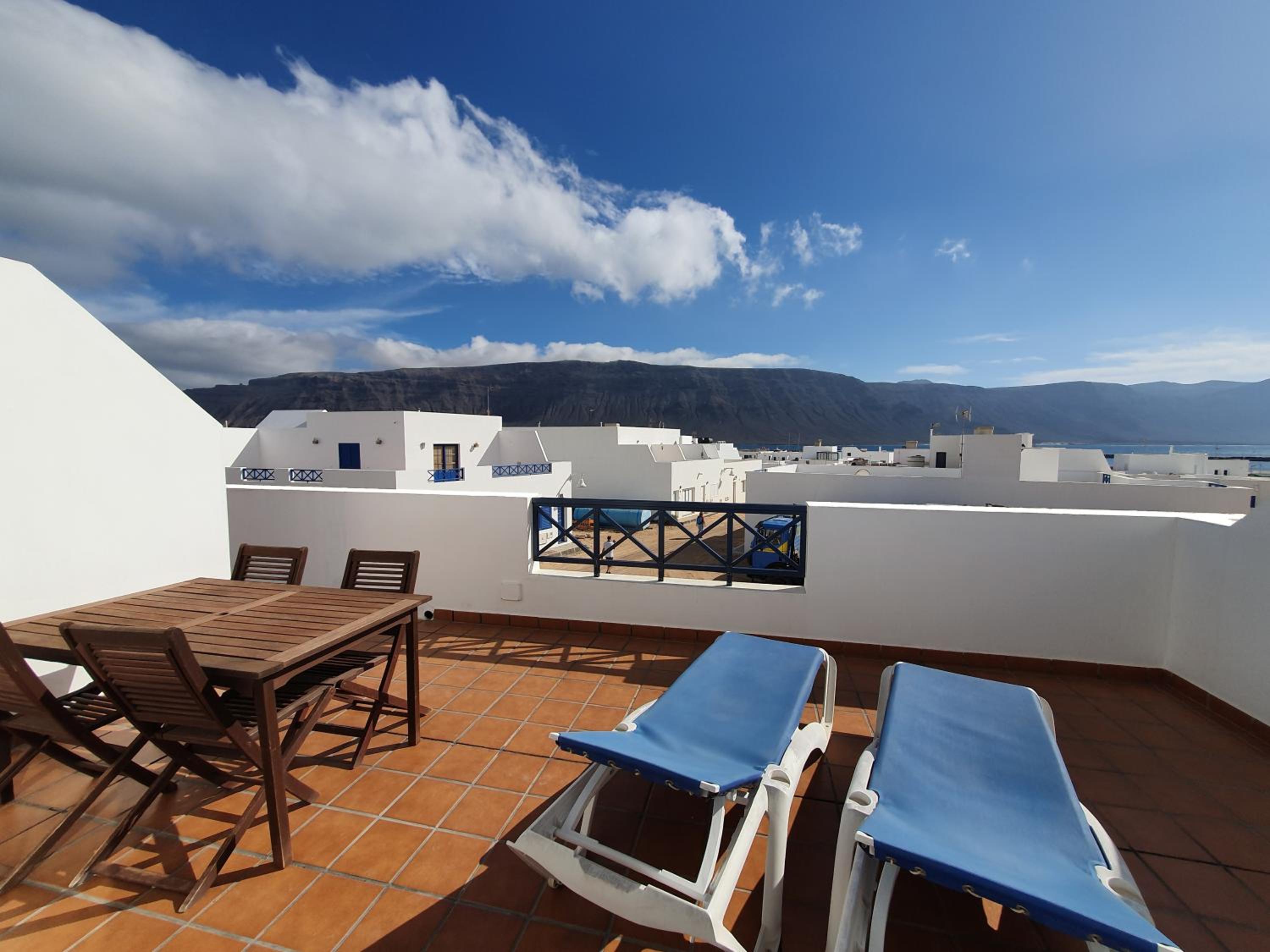 Apartment with Sea View photo 2