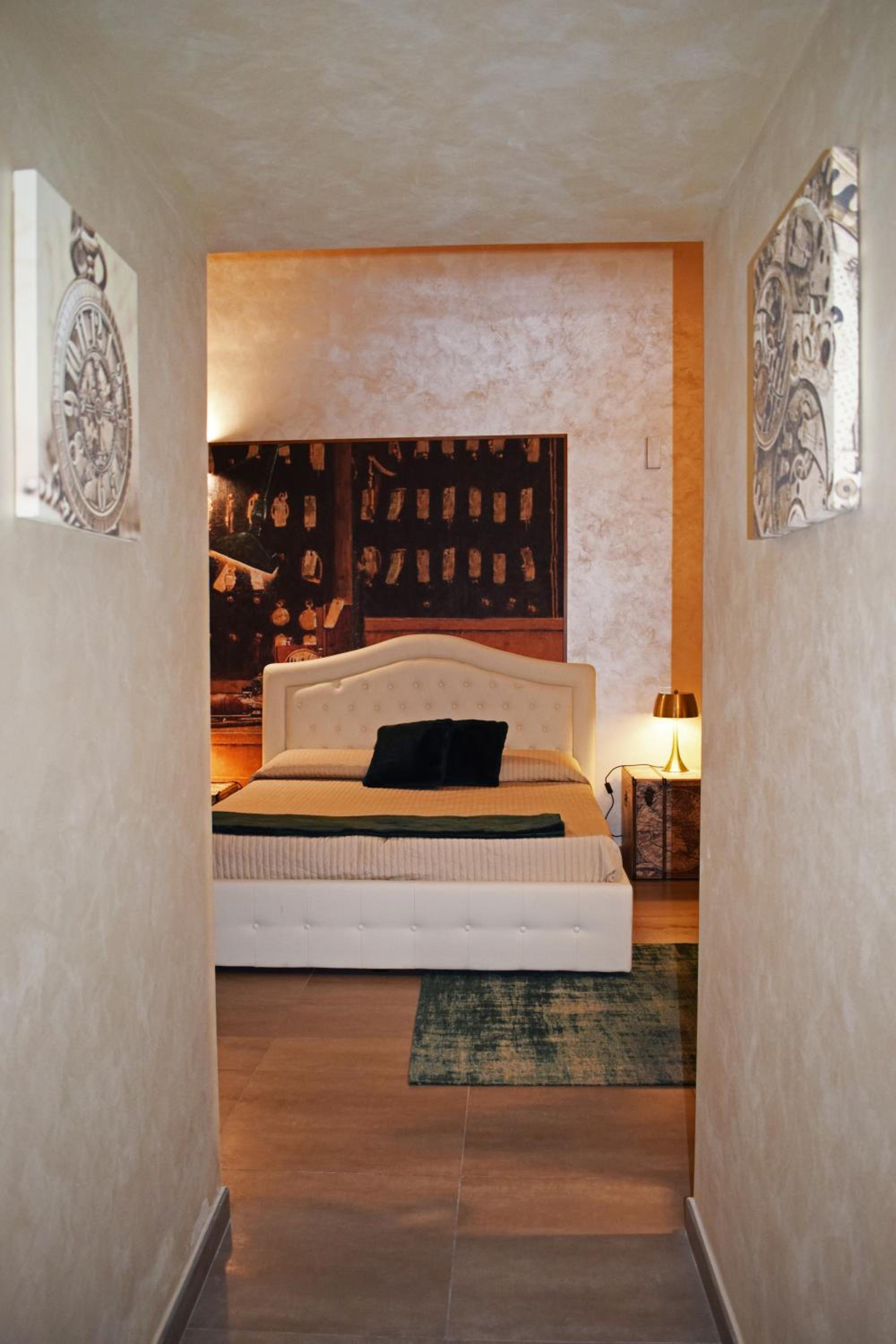 Deluxe Double Room - Photo 12