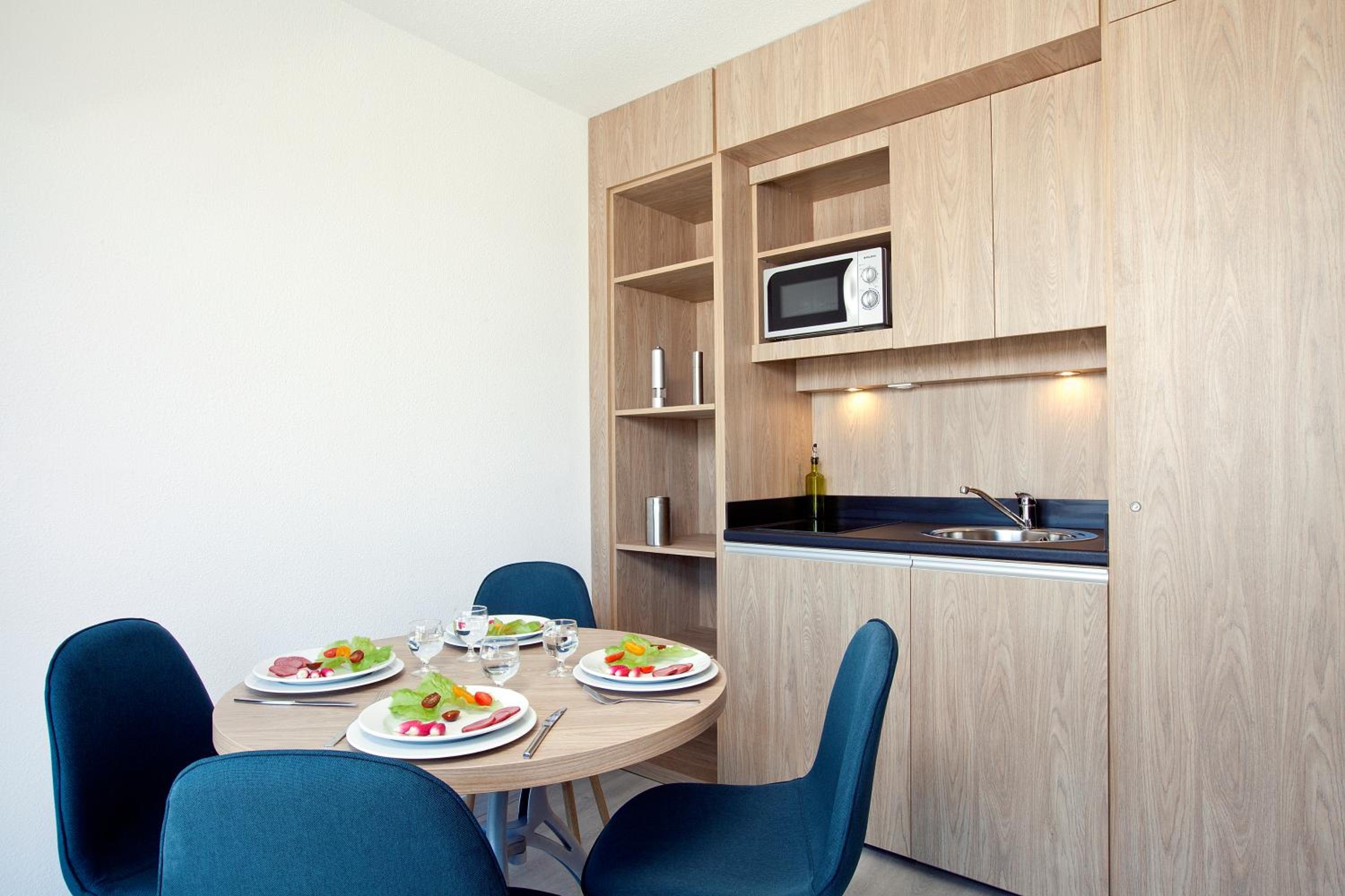 One-Bedroom Apartment - Photo 8