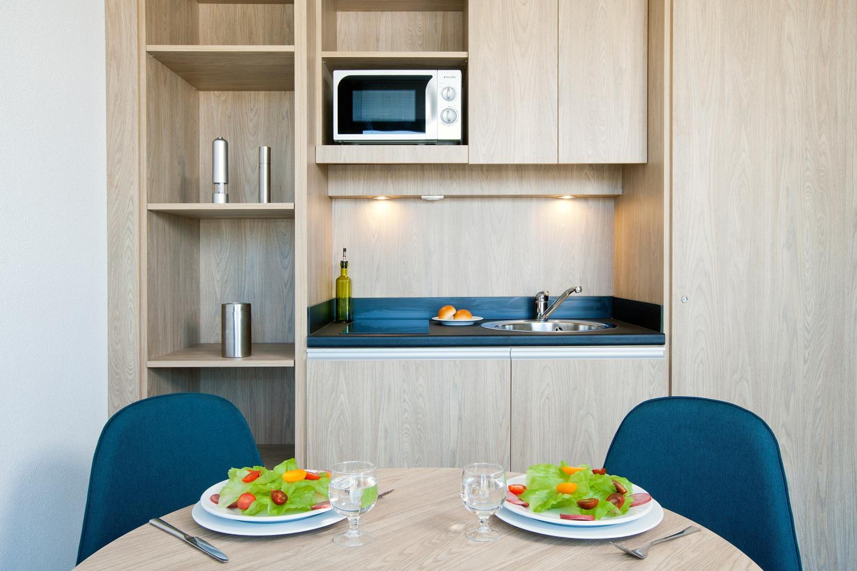 One-Bedroom Apartment - Photo 12