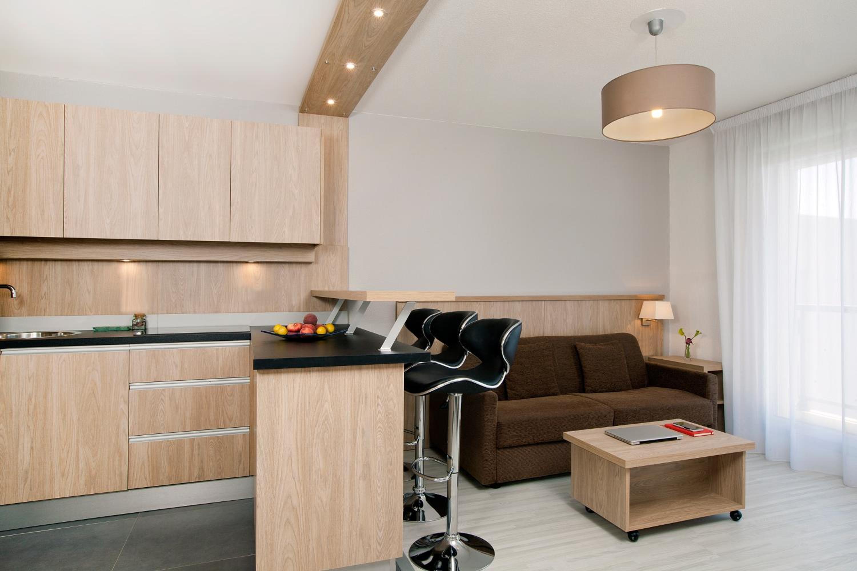 One-Bedroom Apartment - Photo 9