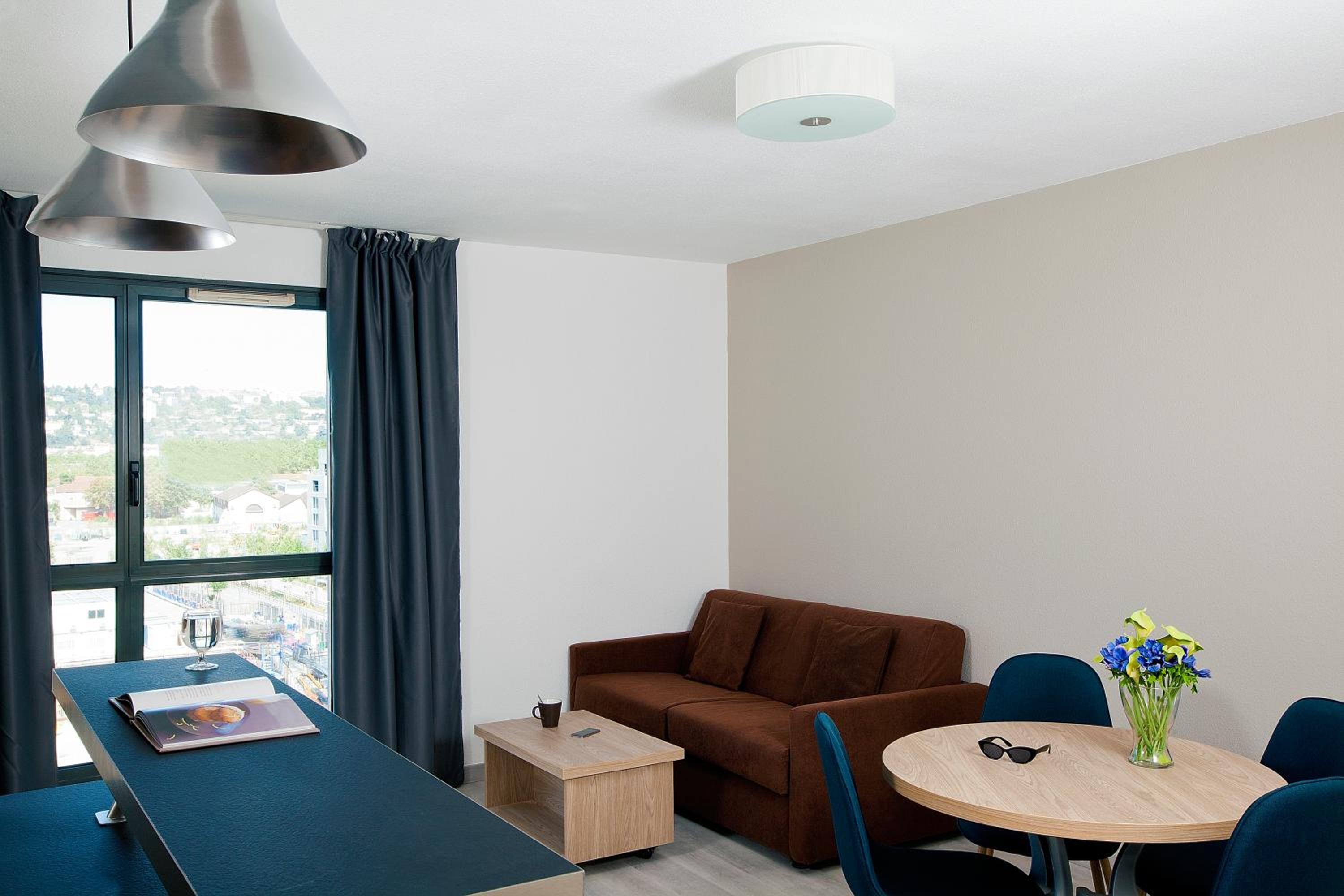 One-Bedroom Apartment - Photo 17