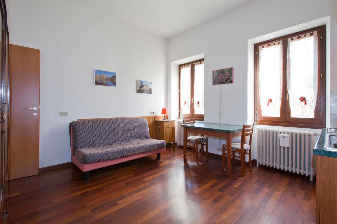 One-Bedroom Apartment - Photo 3