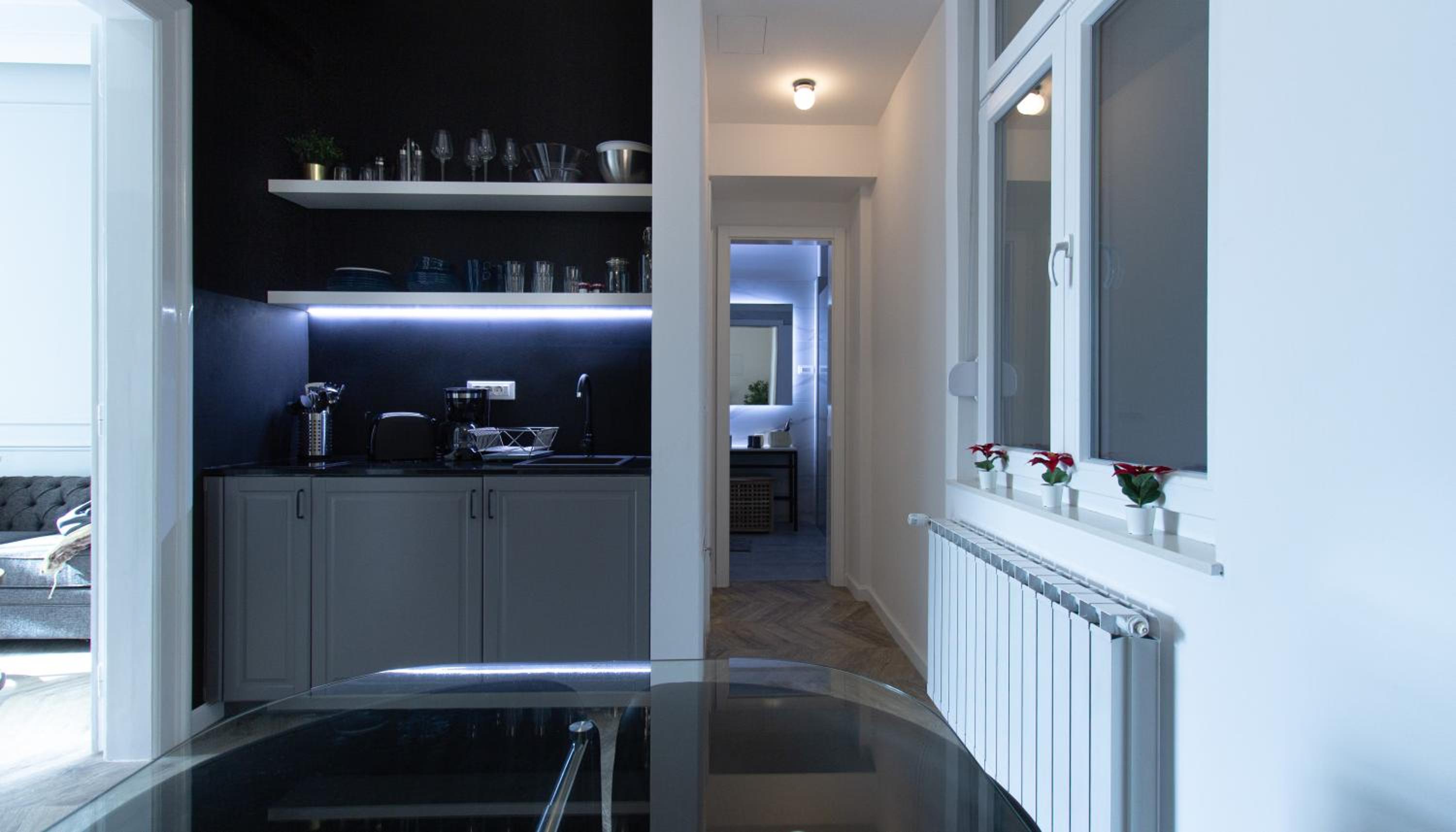 One-Bedroom Apartment - Photo 3