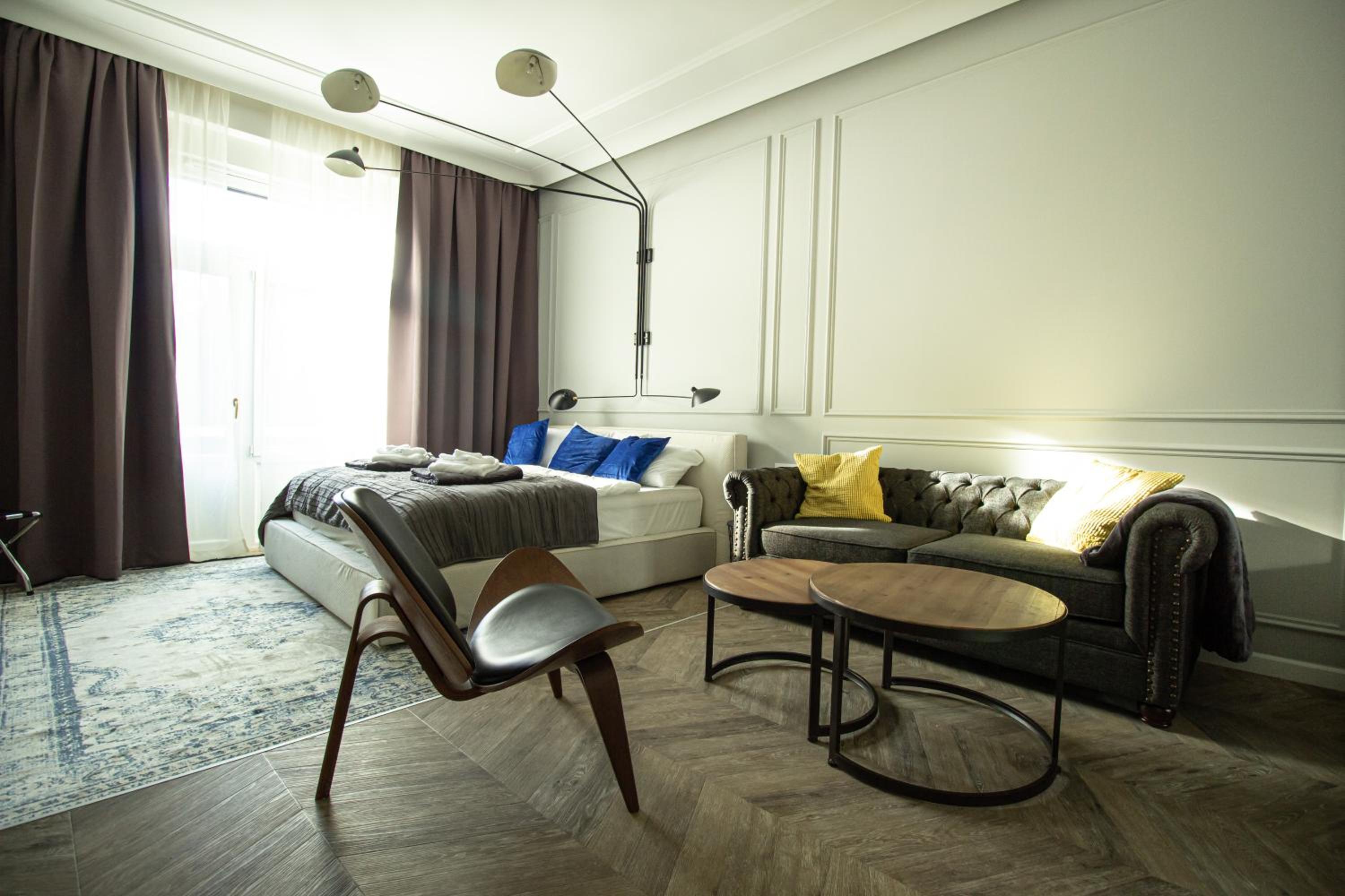 One-Bedroom Apartment - Photo 10