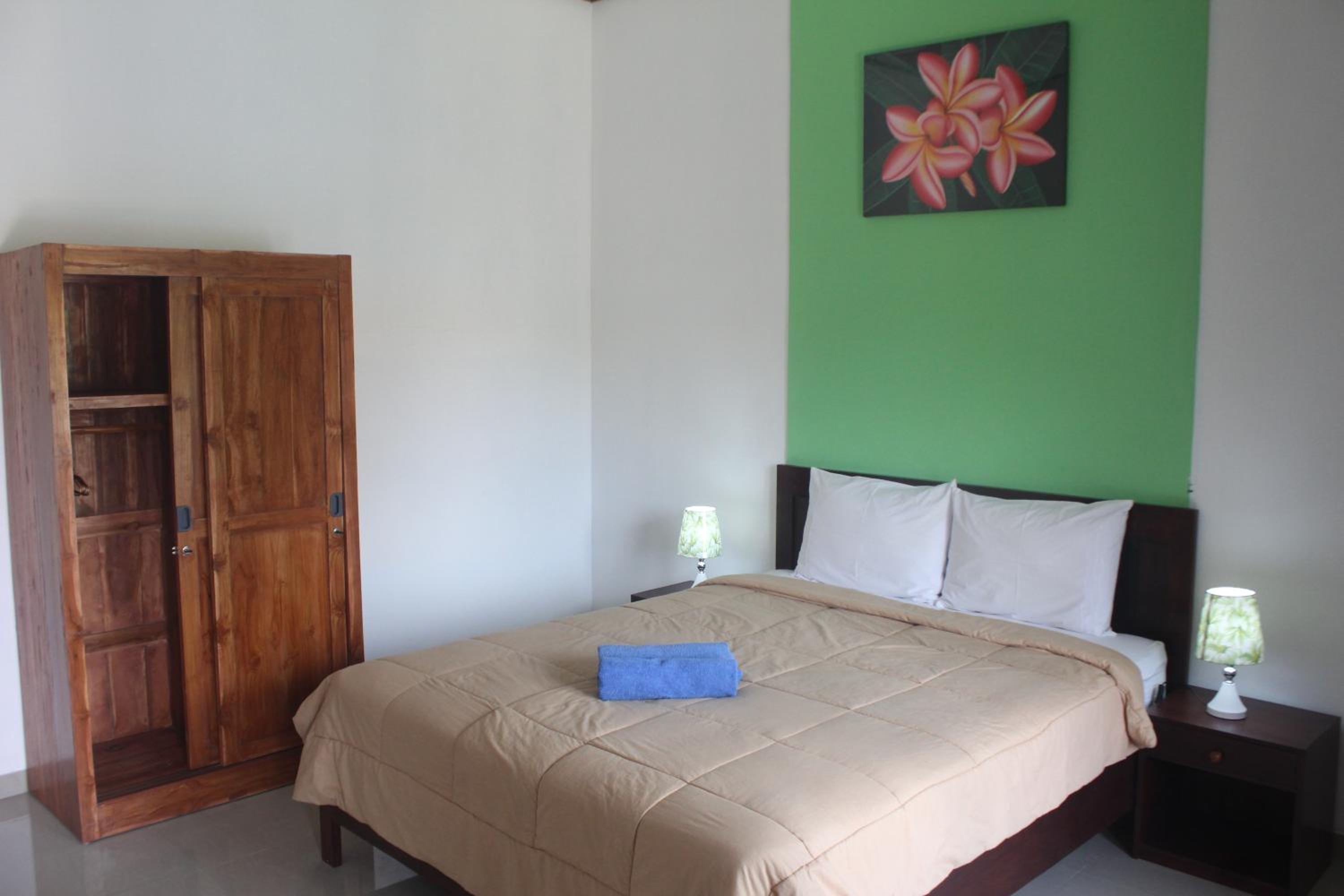 Double Room with Pool View - Photo 7
