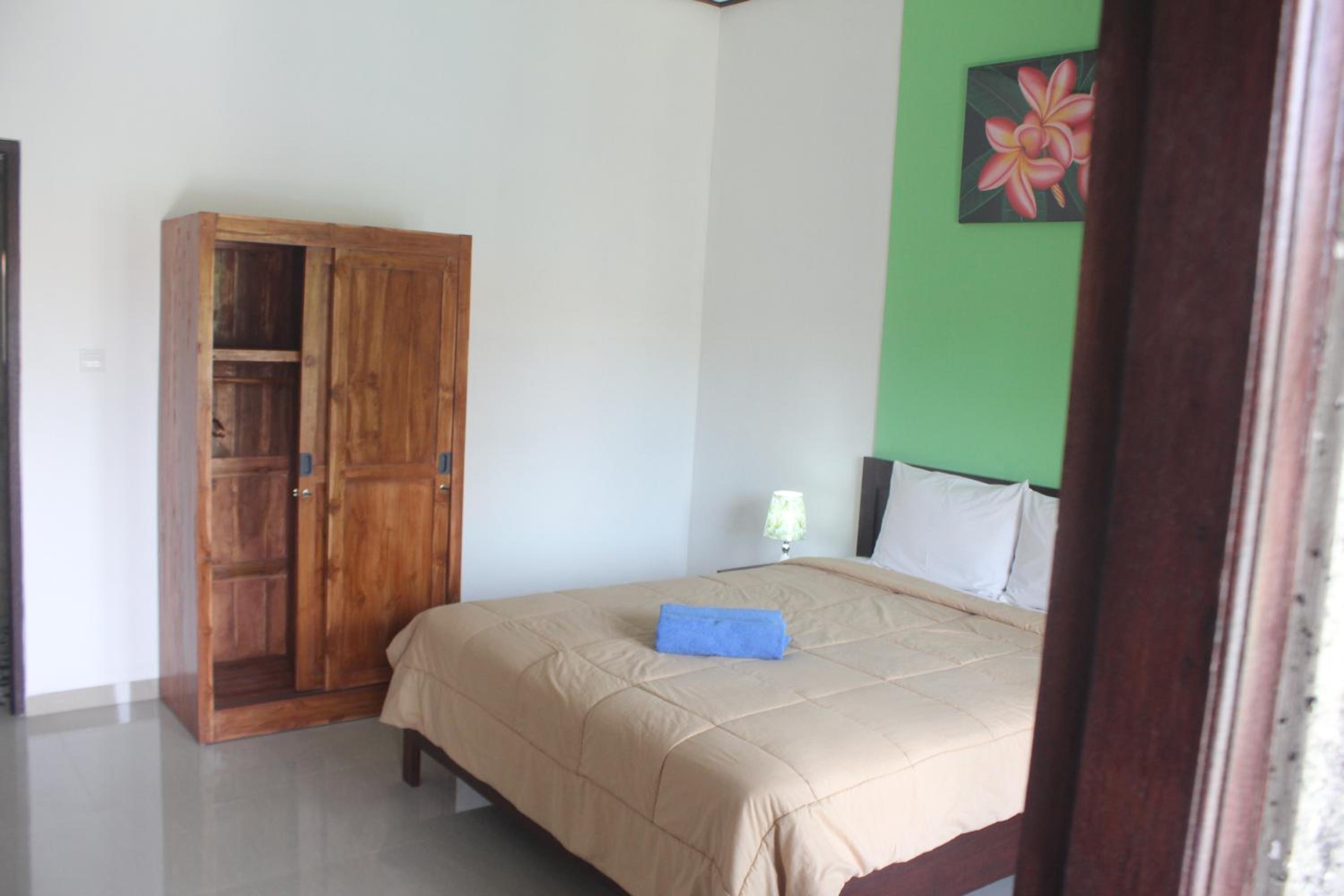 Double Room with Pool View - Photo 9