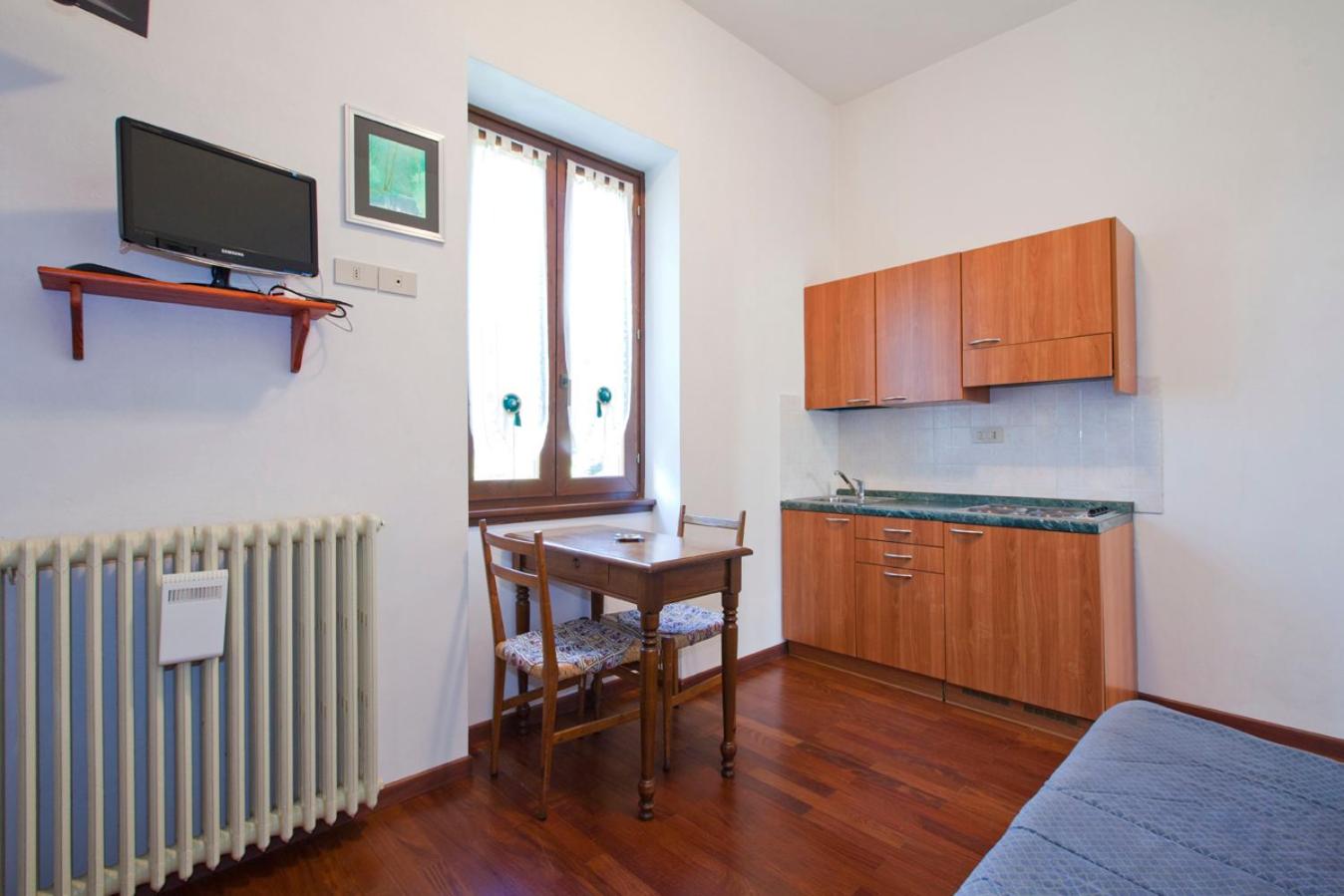 One-Bedroom Apartment - Photo 4
