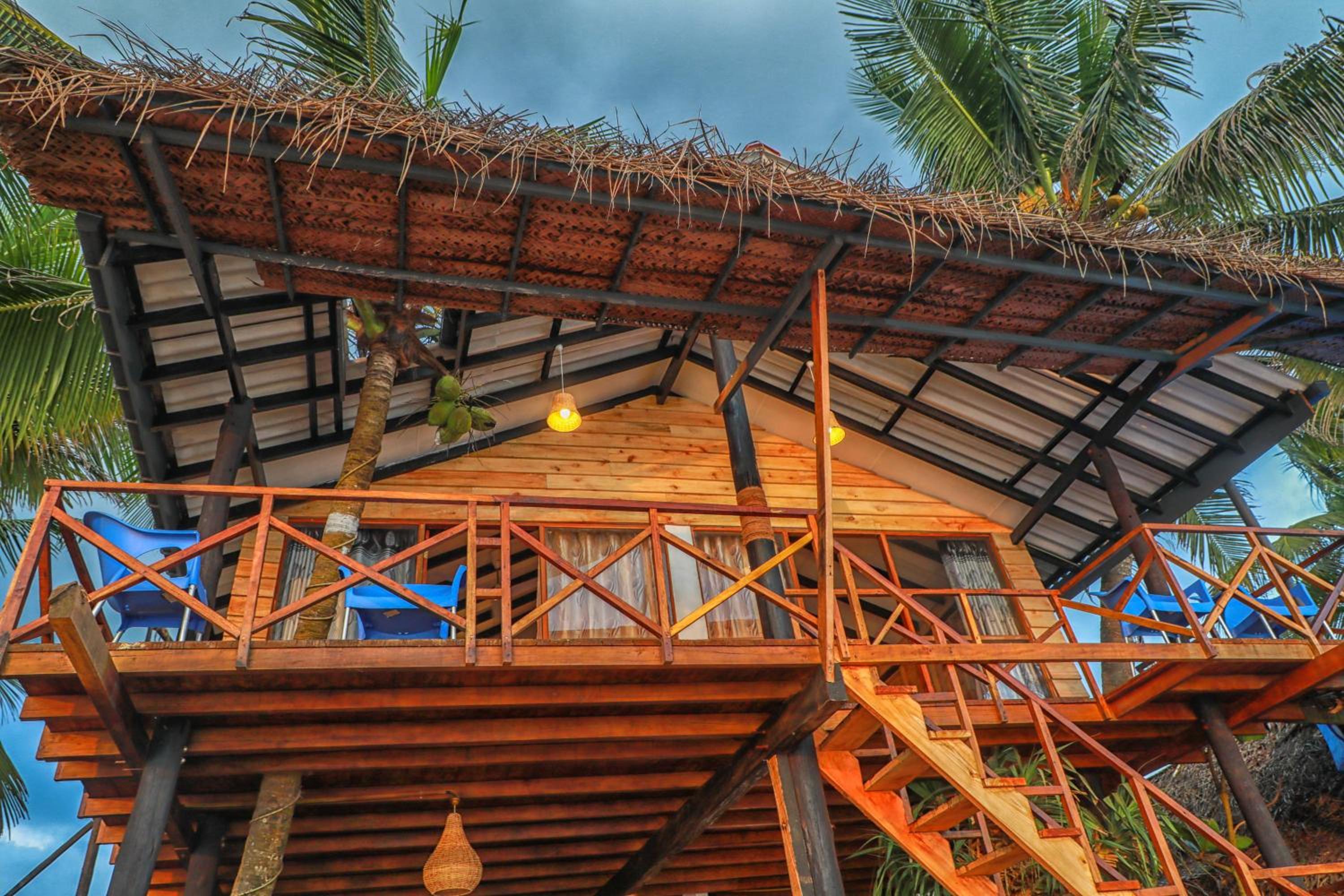 Deluxe Double Room with Balcony and Sea View photo 2