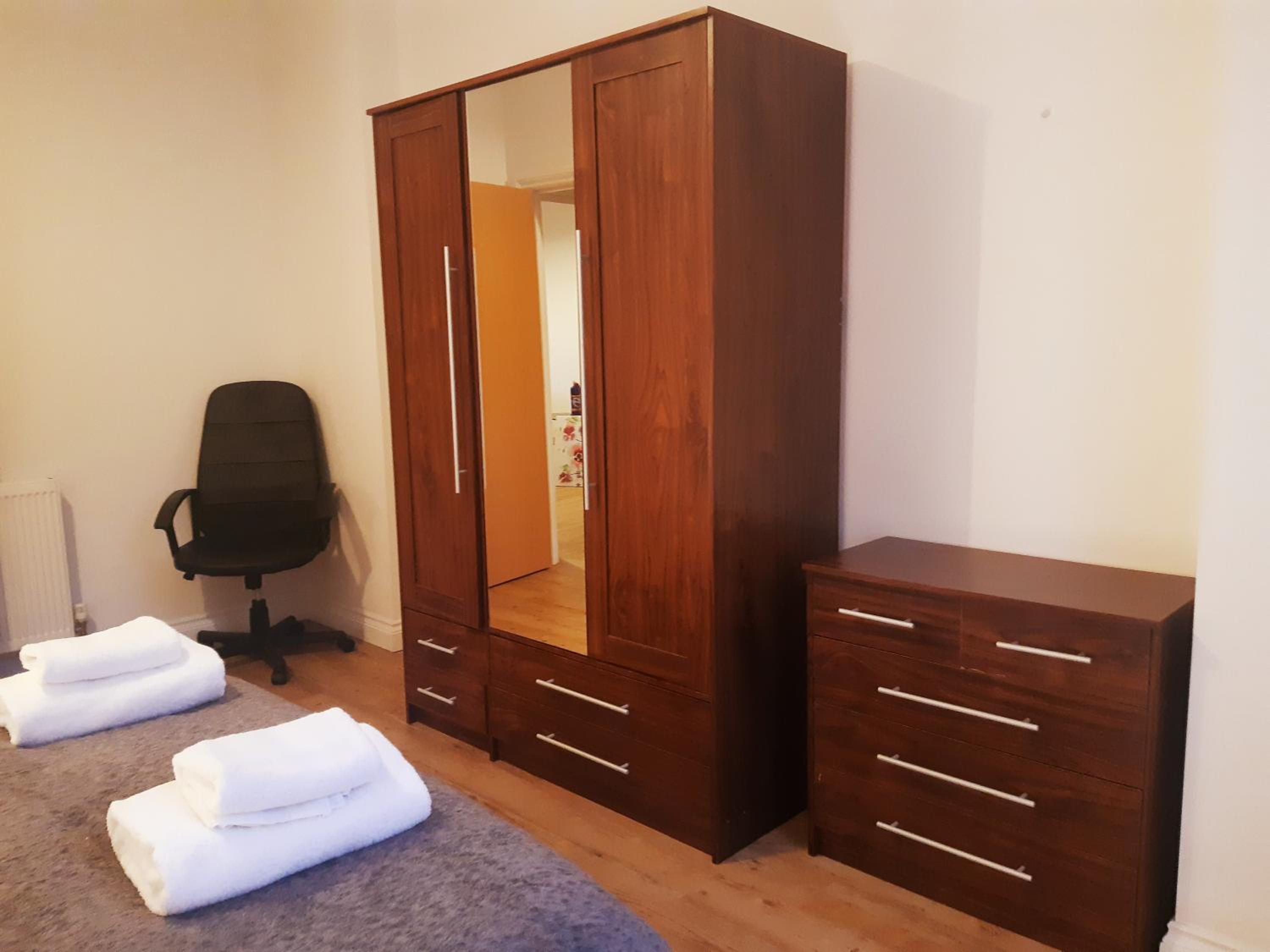 One-Bedroom Apartment photo 3