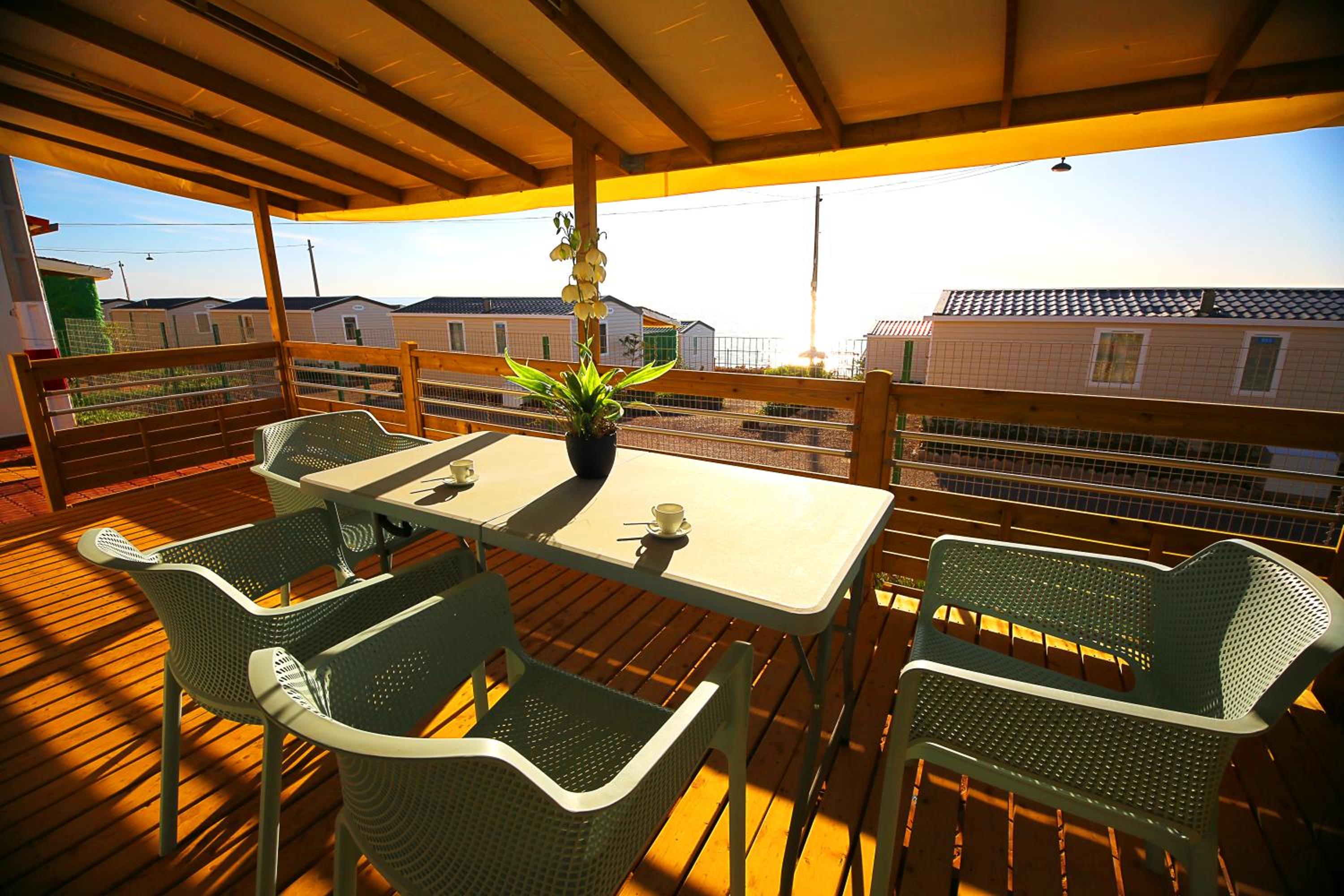 Mobile Home Deluxe Side Sea View, Third Line (0.6 mi from Aquapark) photo 2