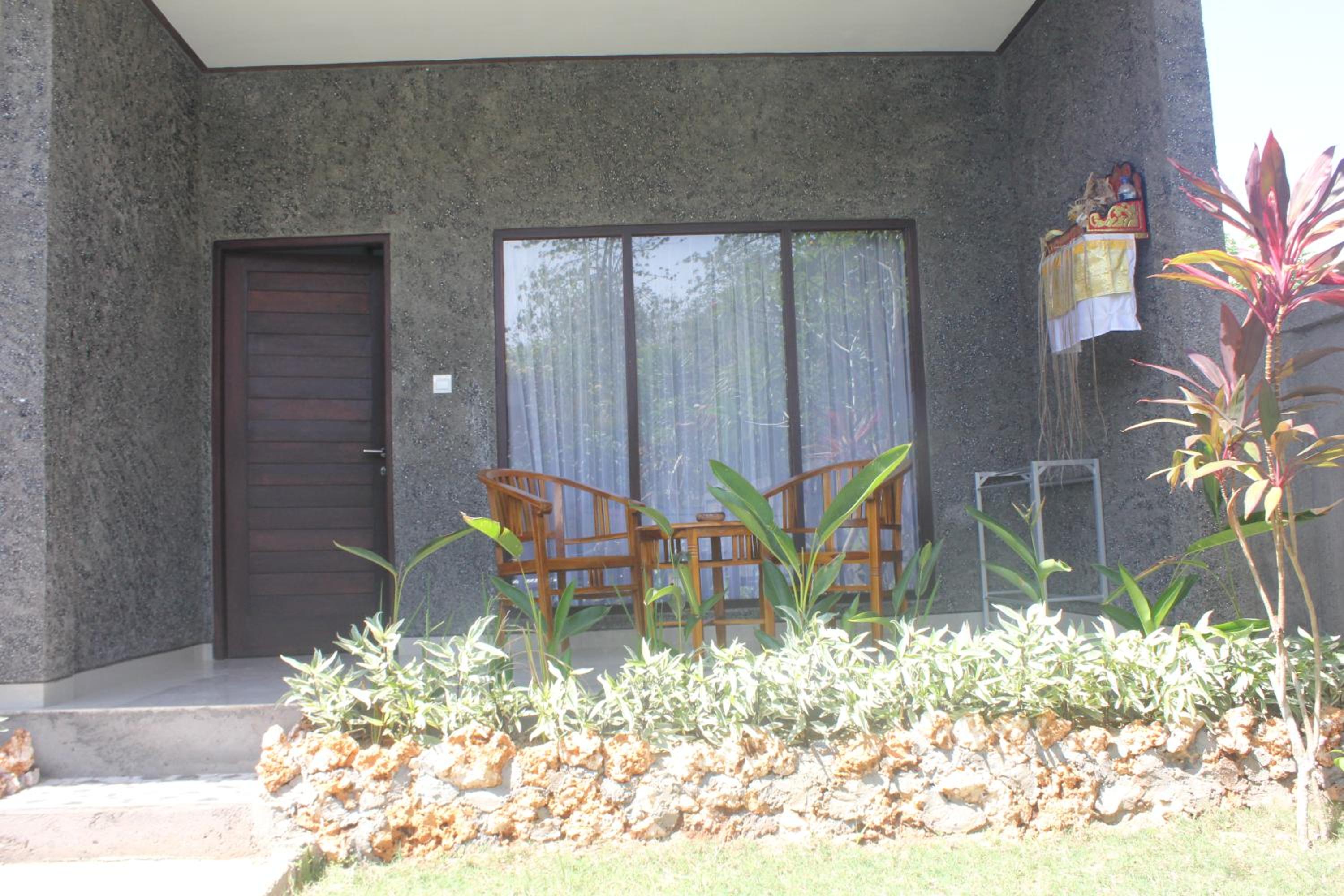 Double Room with Pool View - Photo 3