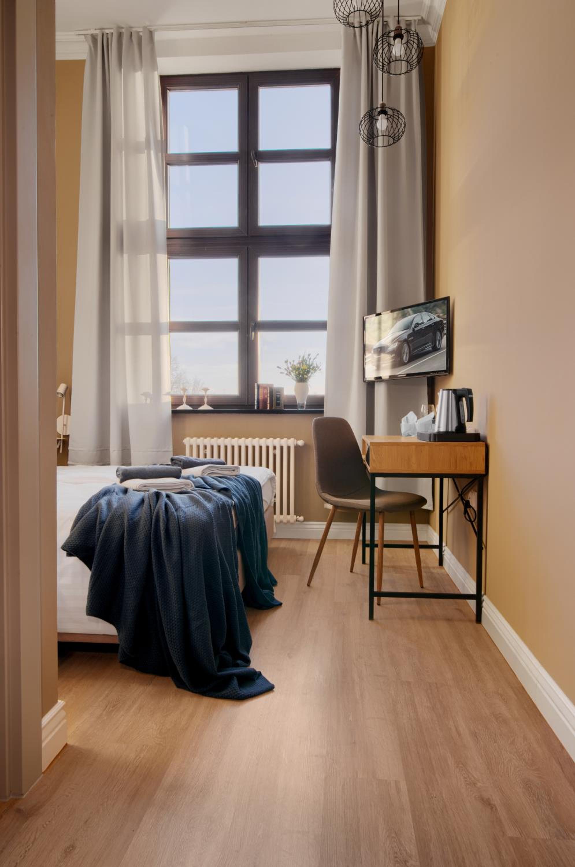 Studio Apartment - Photo 3