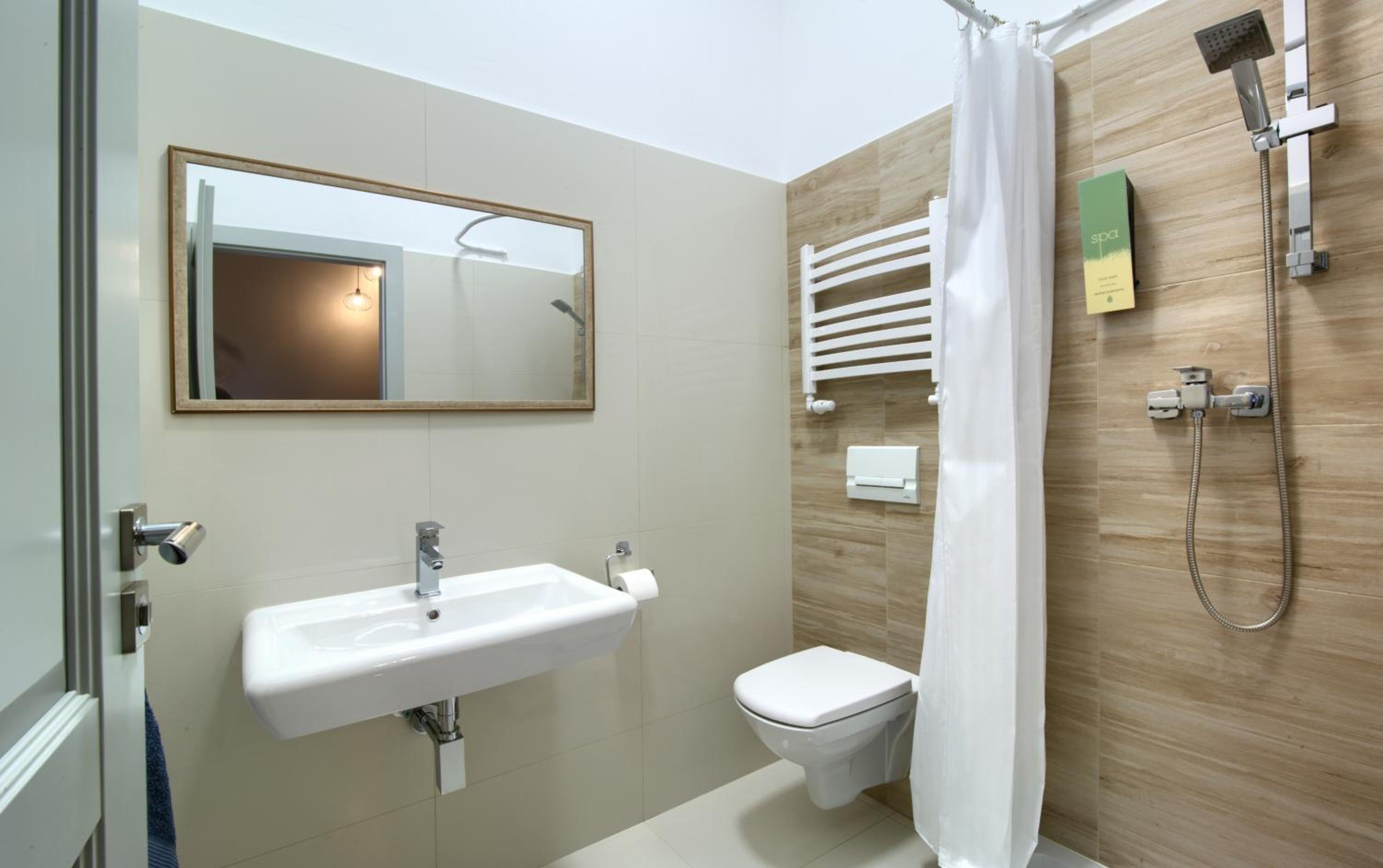Studio Apartment - Photo 8