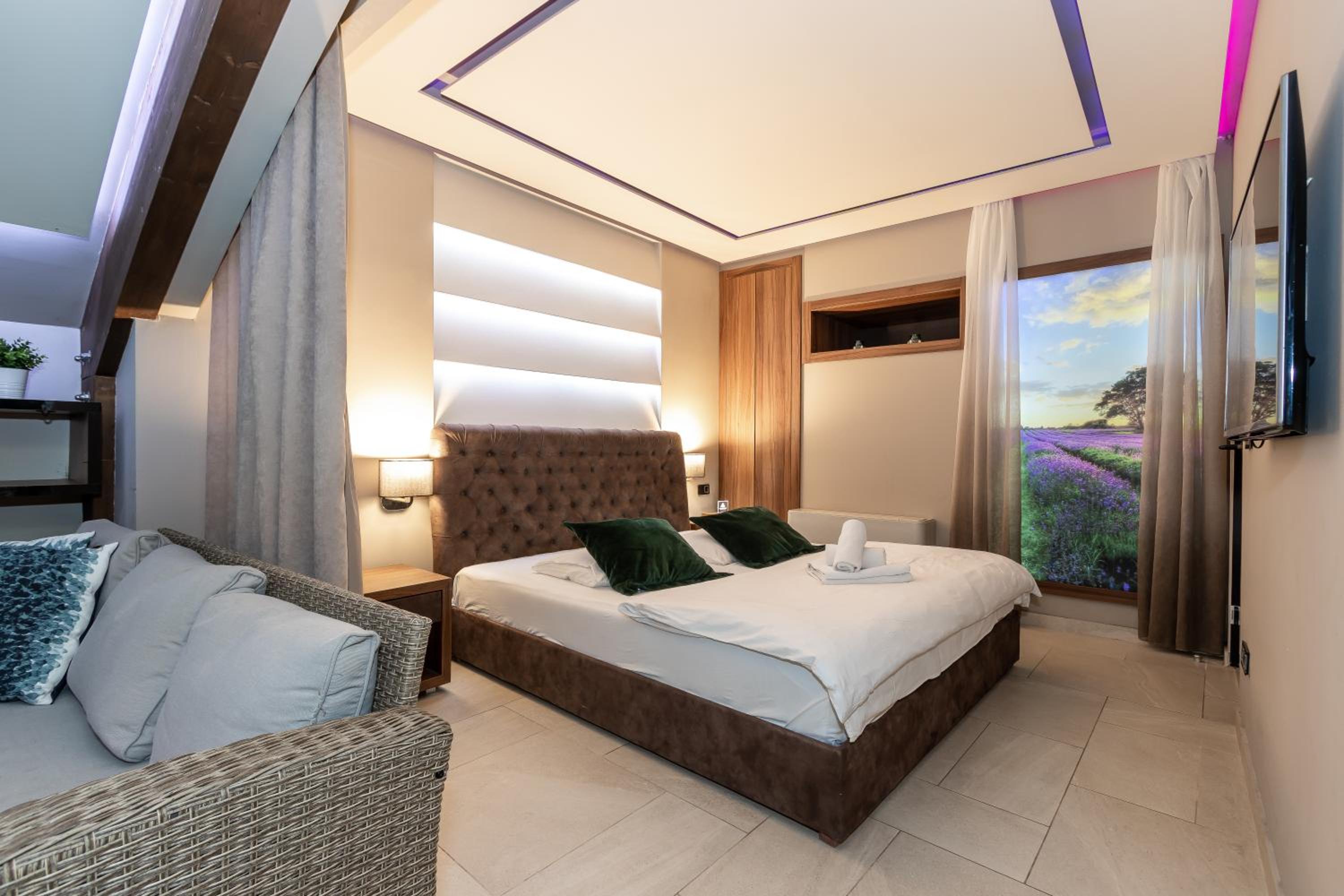 One-Bedroom Suite with Private Pool and Sauna - Photo 17