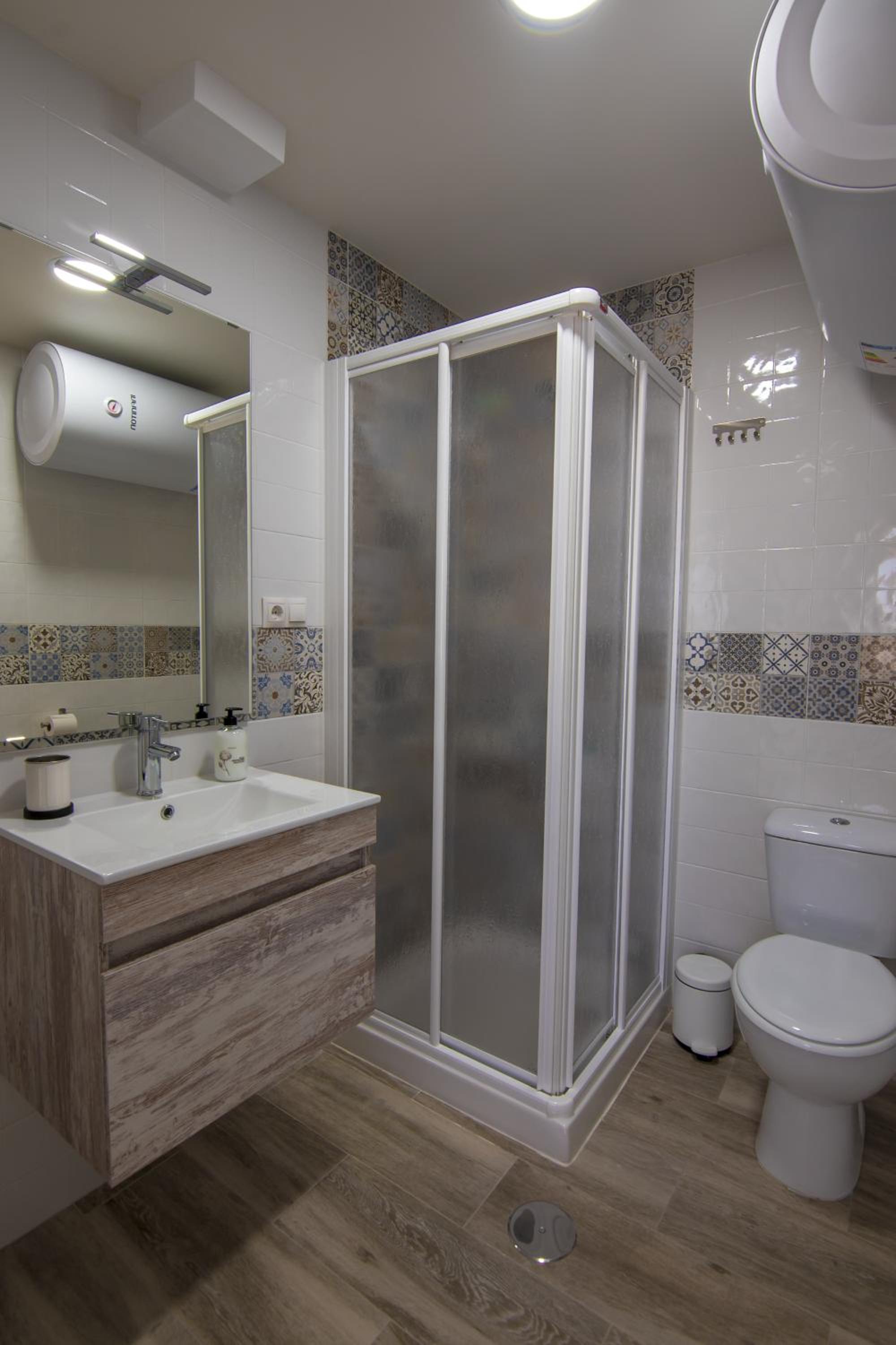 One-Bedroom Apartment - Photo 15