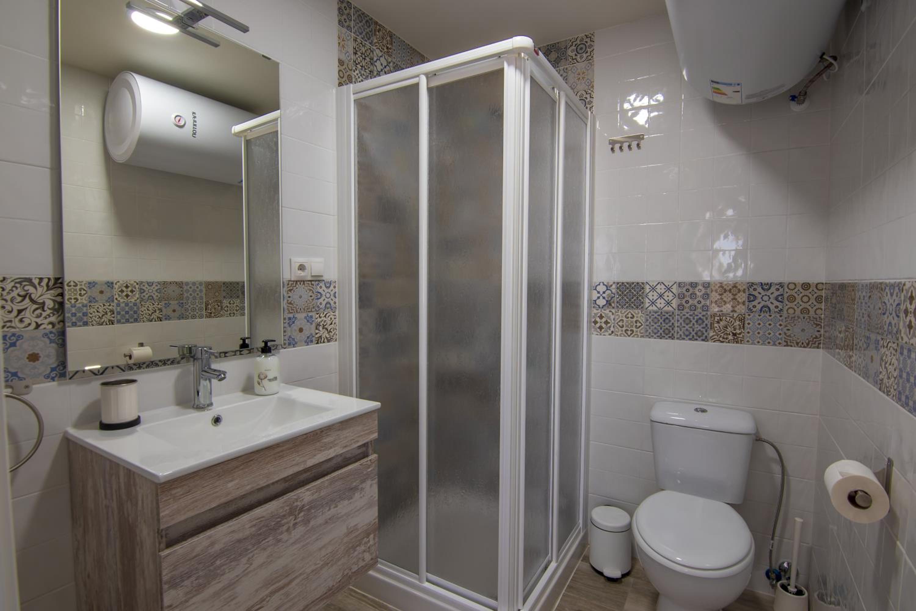 One-Bedroom Apartment - Photo 17
