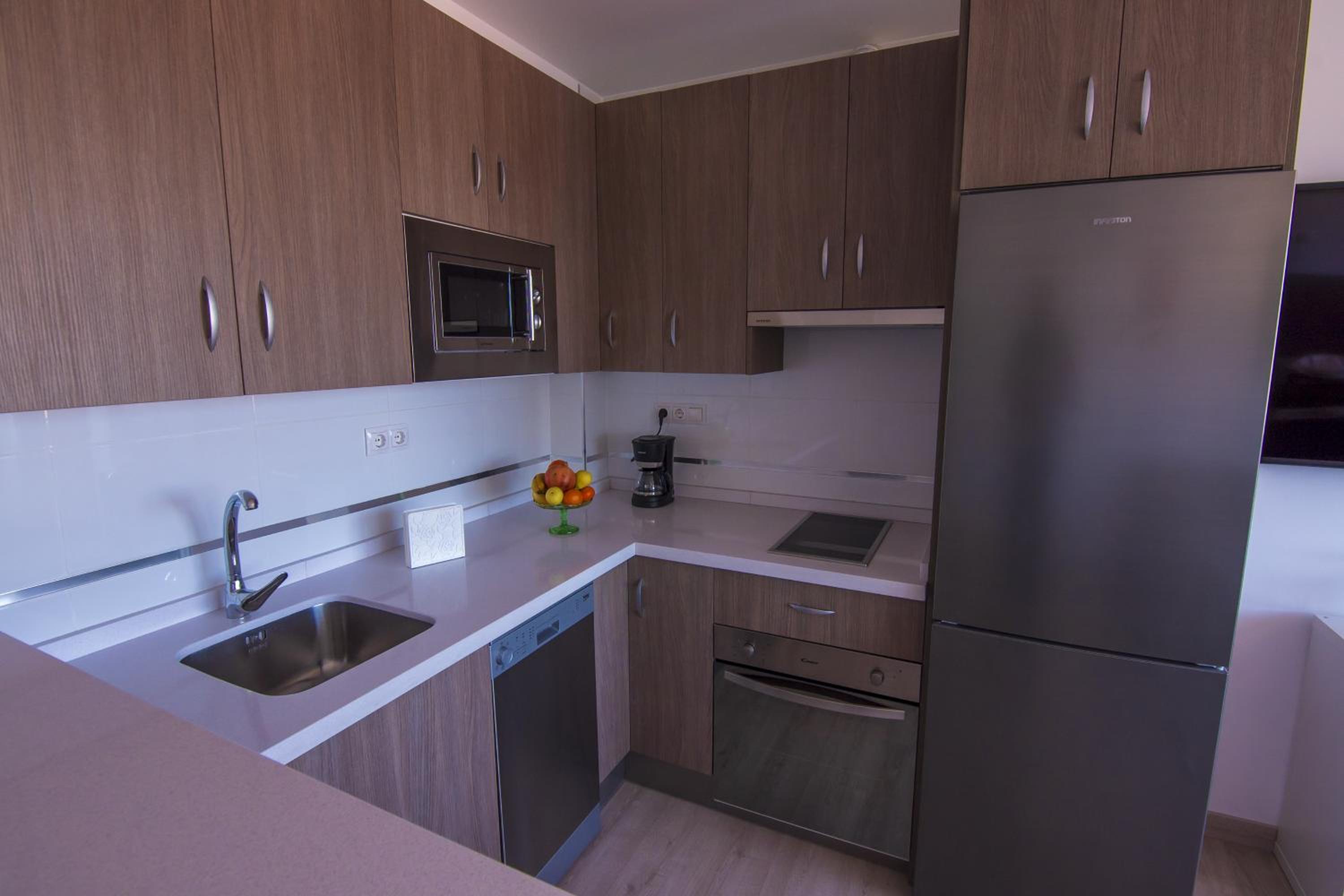 One-Bedroom Apartment - Photo 6