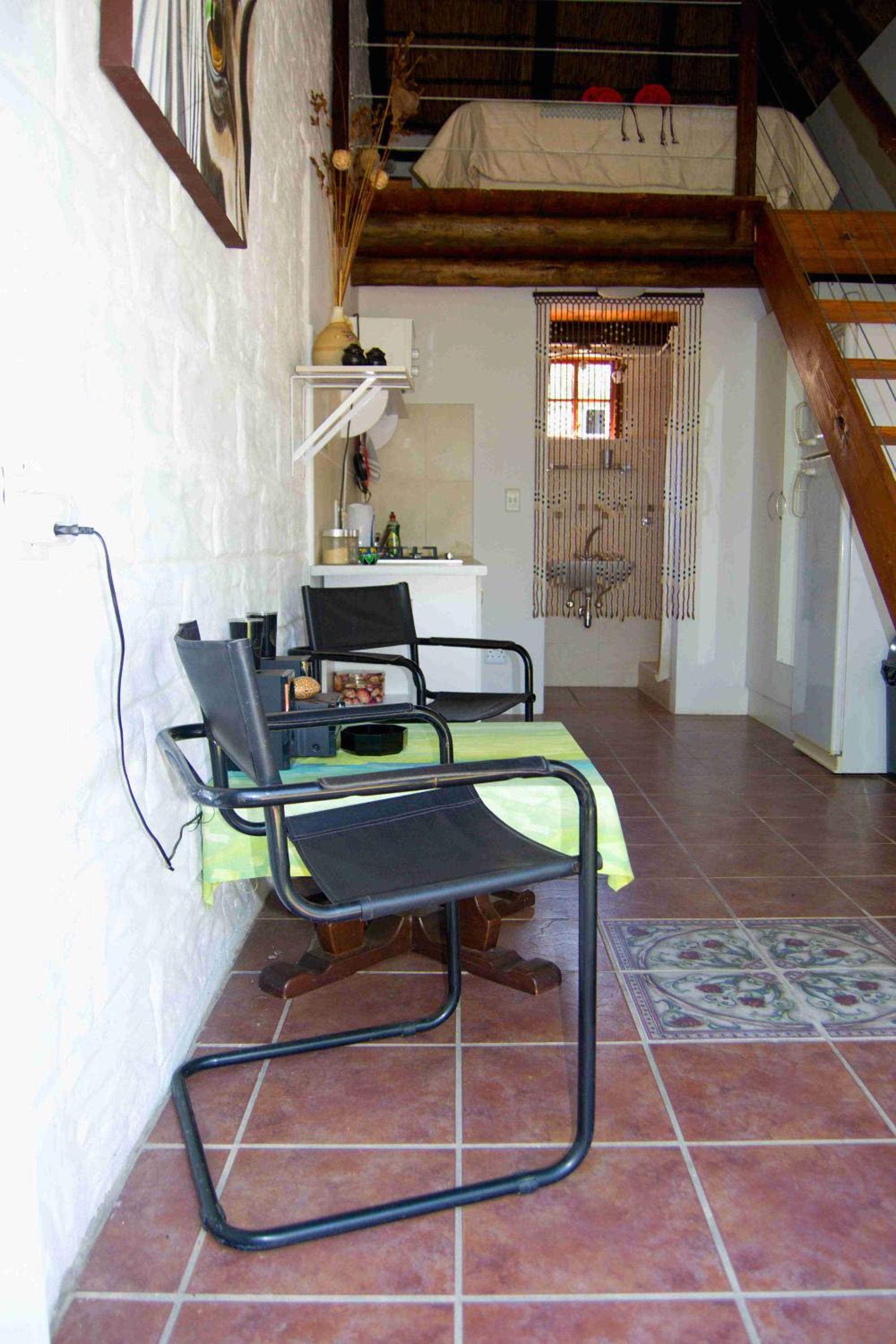 Apartment - Split Level - Photo 2