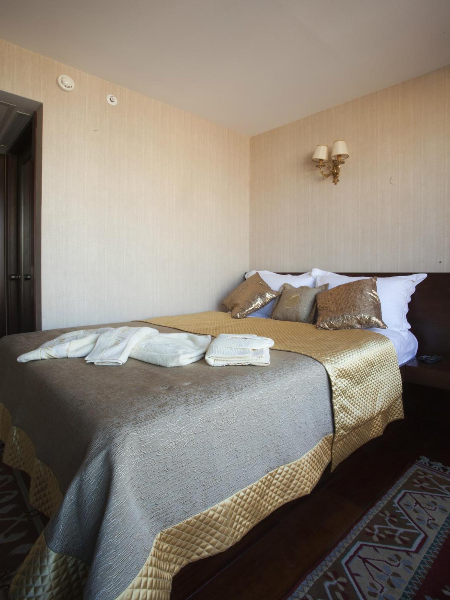 Double Room with Balcony photo 1