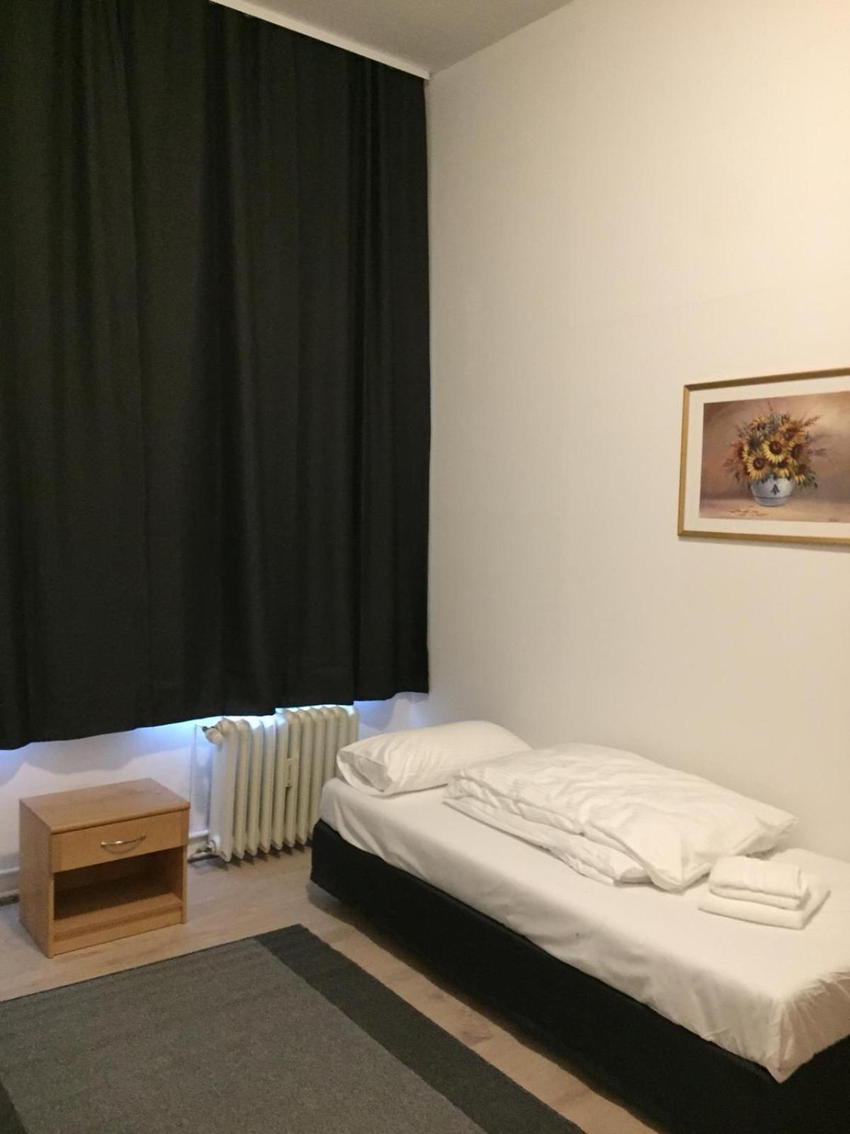 Budget Double Room photo 2