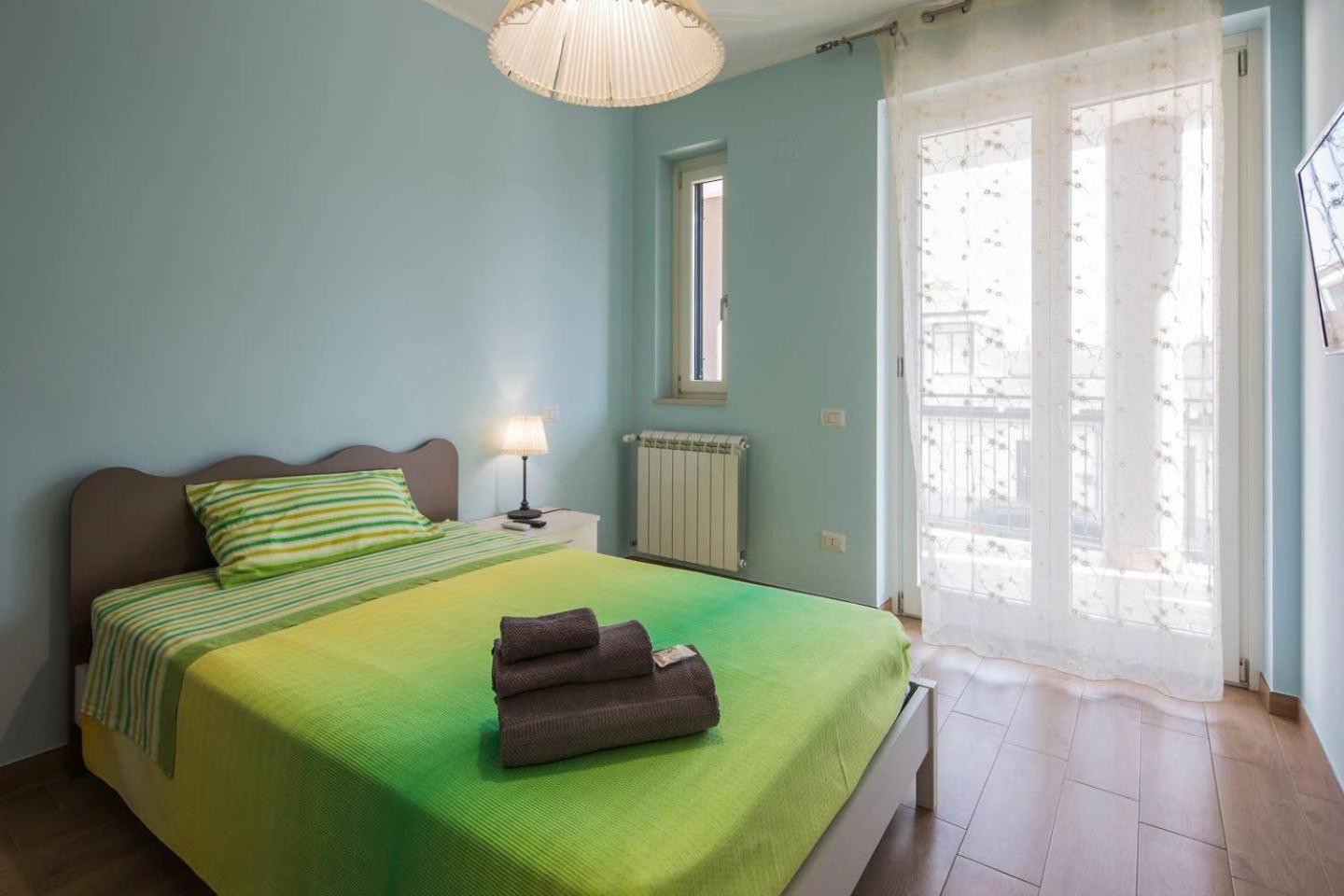 Single Room with Private Bathroom photo 1