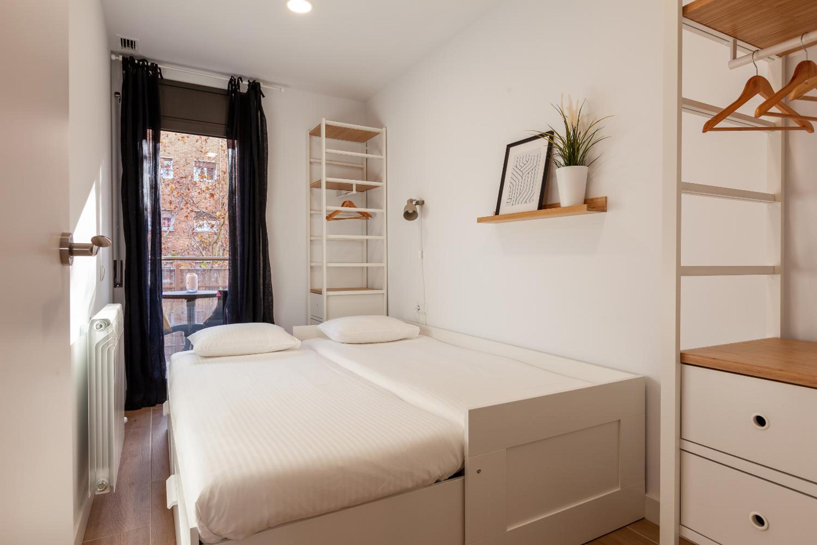Two-Bedroom Apartment with Balcony photo 3