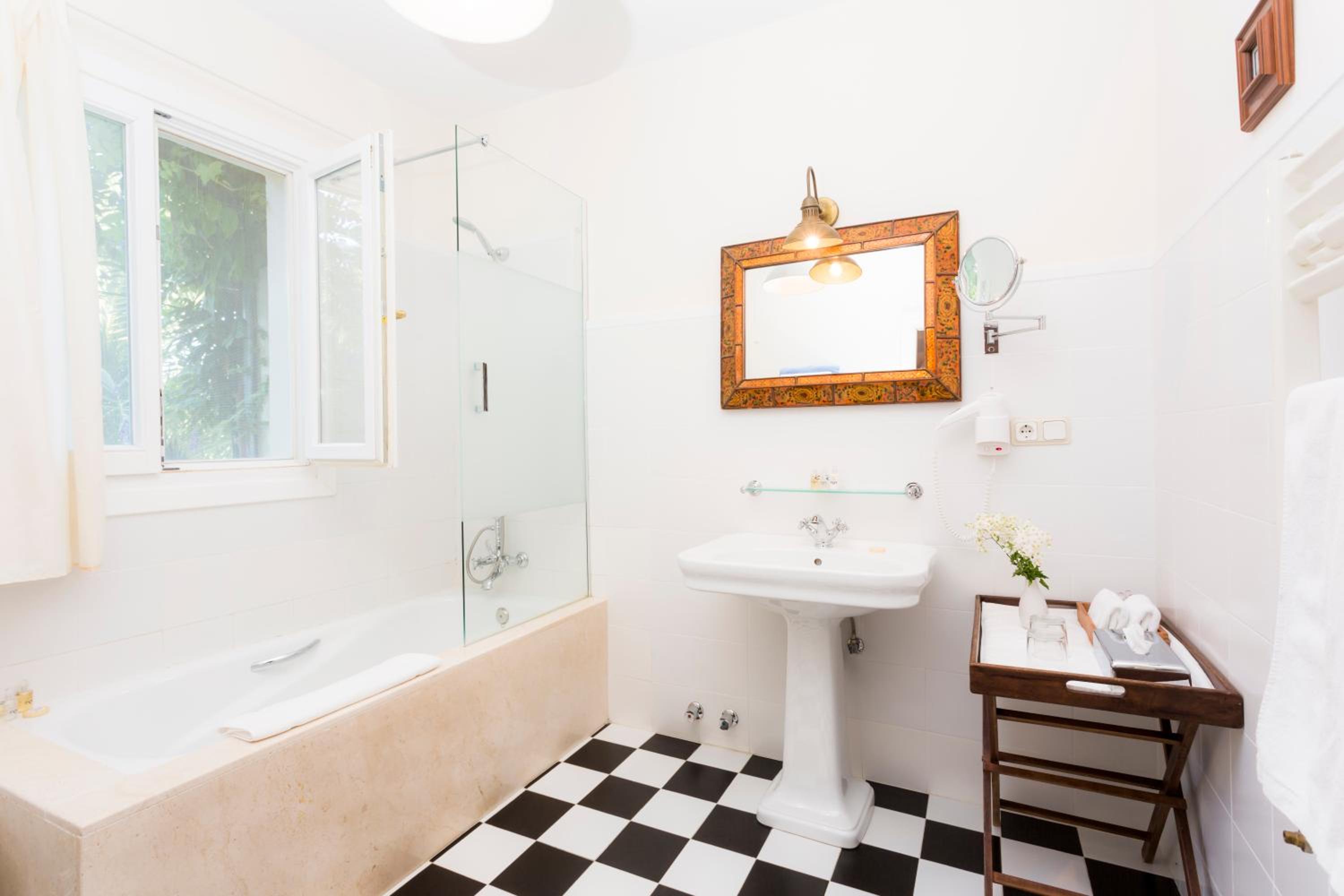 Superior Double Room - Photo 3