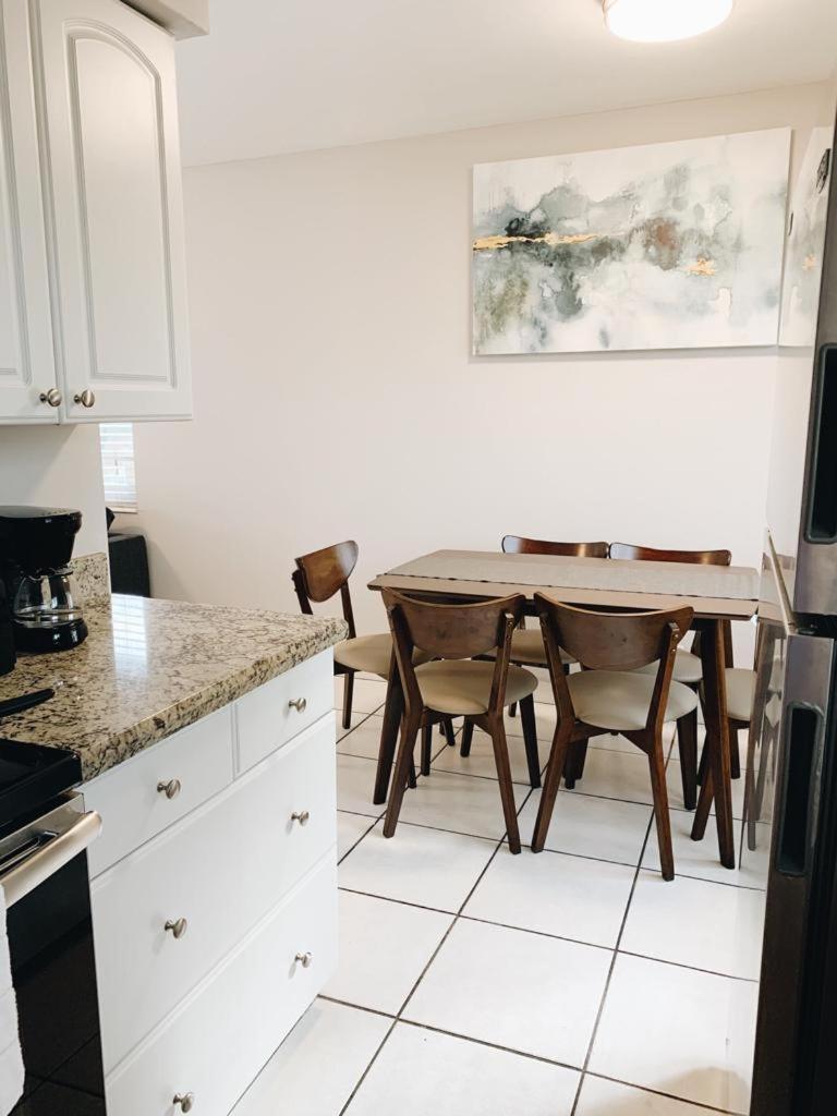 Premium Two Bedroom Queen with Kitchen and Sofa Bed - Photo 36