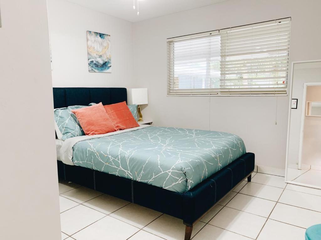 Premium Two Bedroom Queen with Kitchen and Sofa Bed - Photo 2