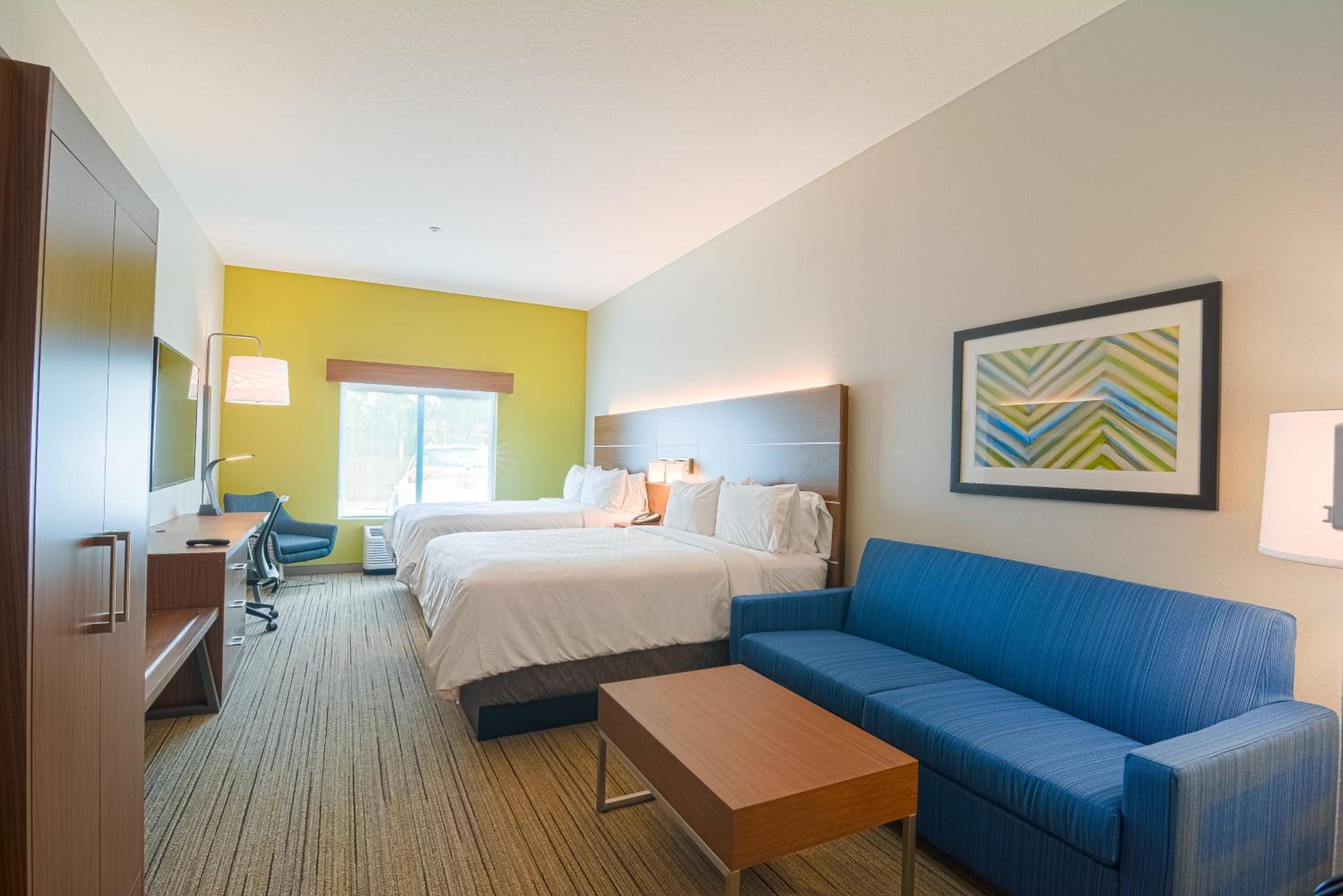 Queen Suite - Photo 4
