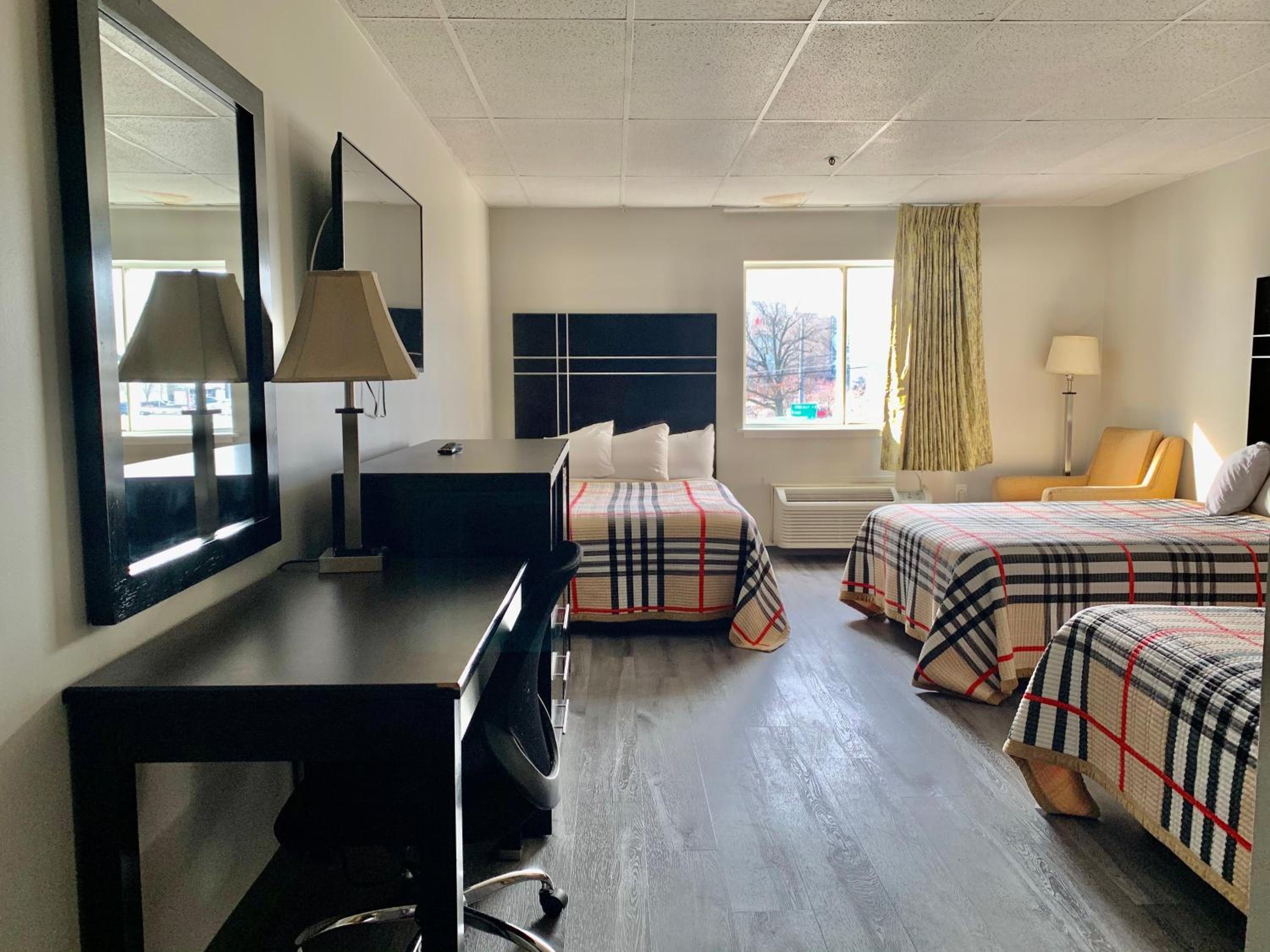 Basic Triple Room photo 3