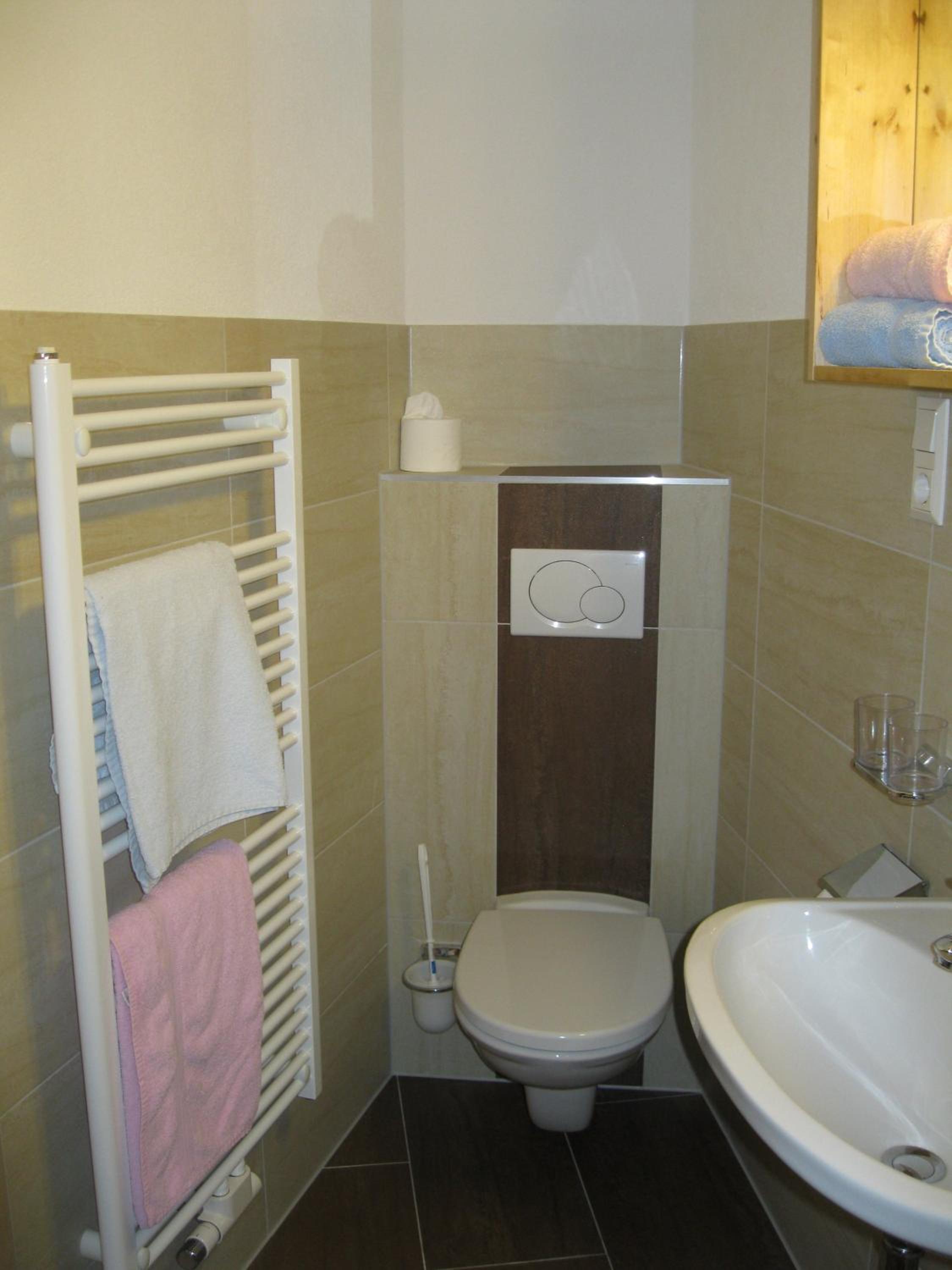 Double Room - Photo 9