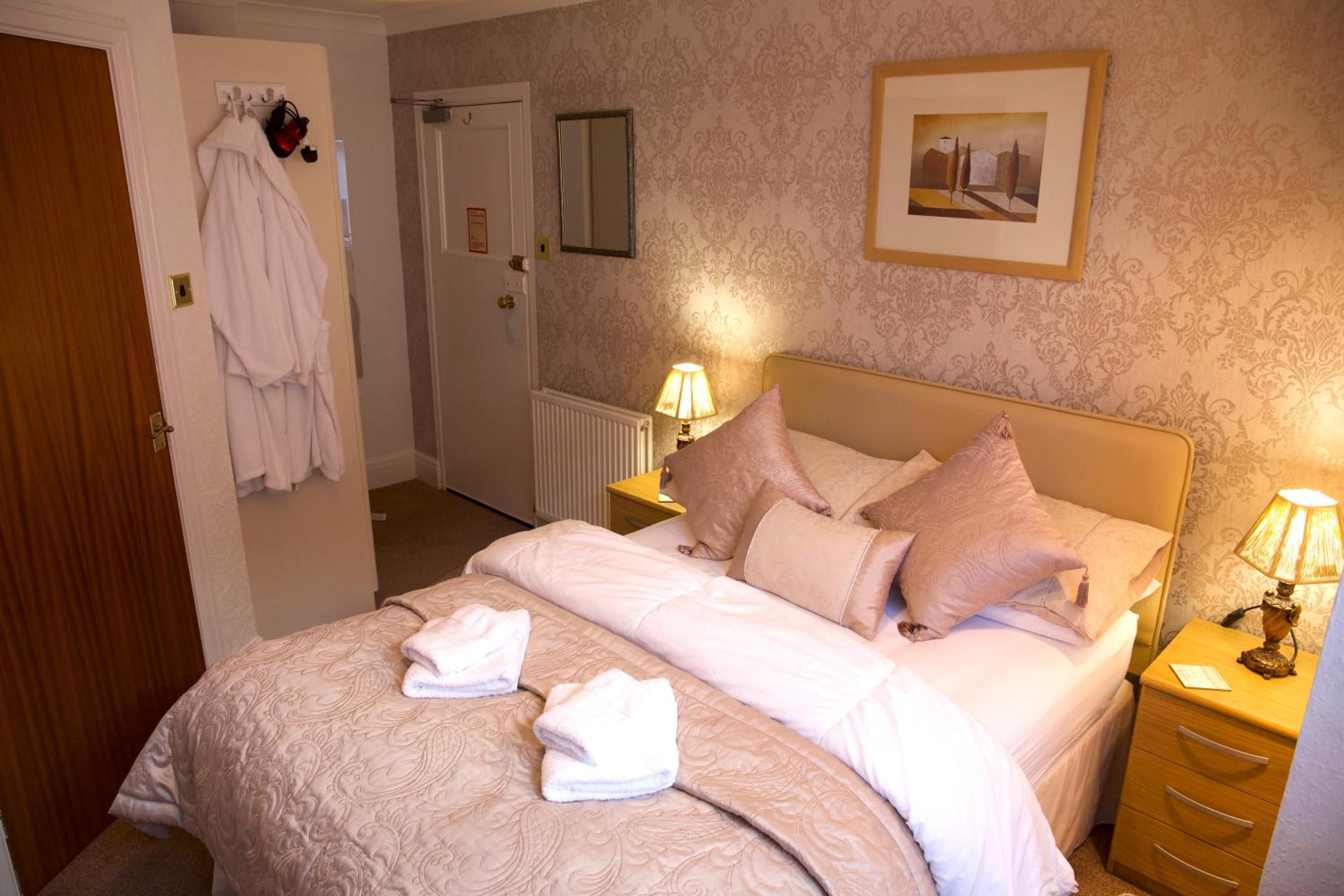 Large Double Room photo 2