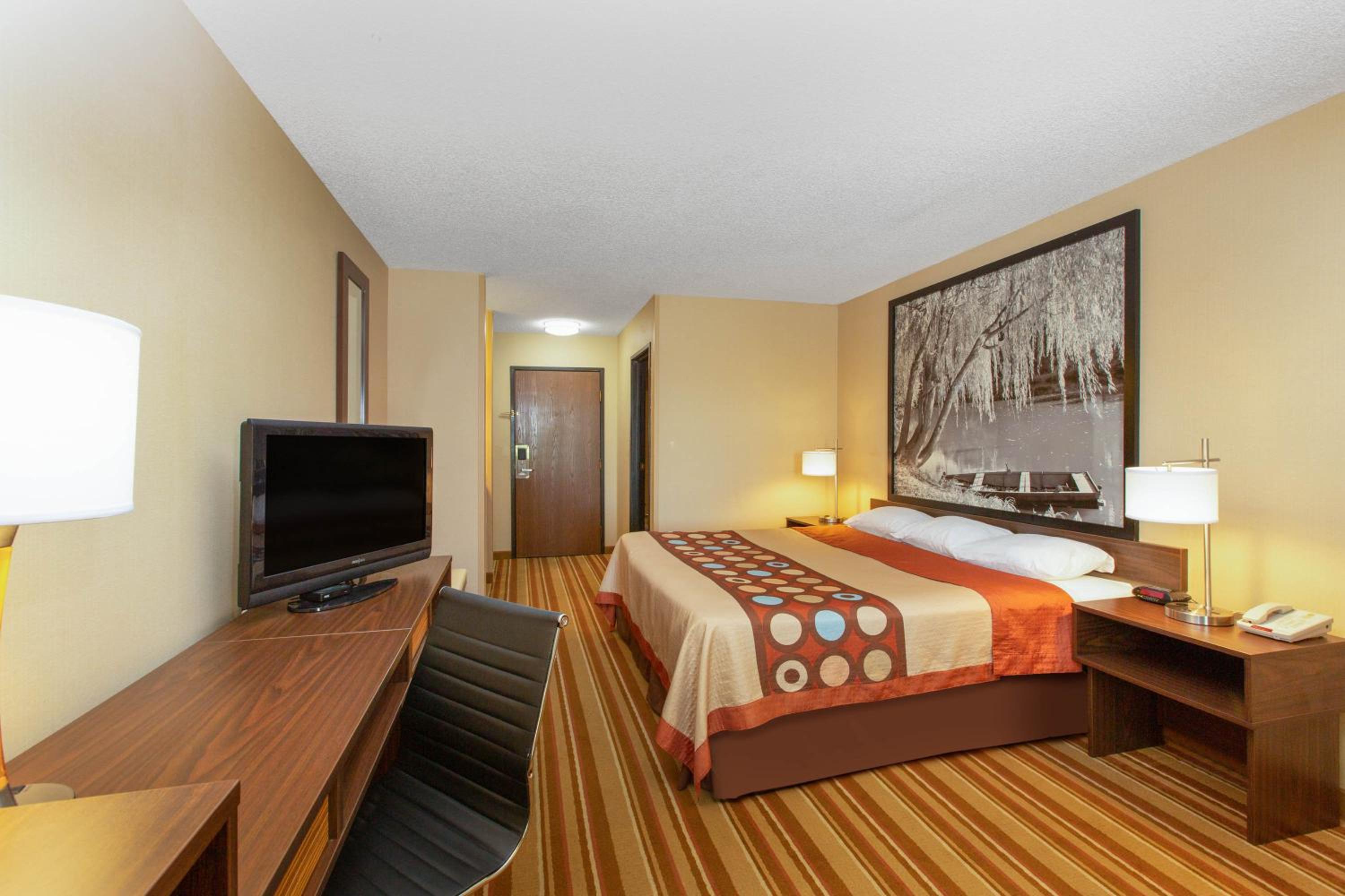 King Room - Non-Smoking - Photo 1