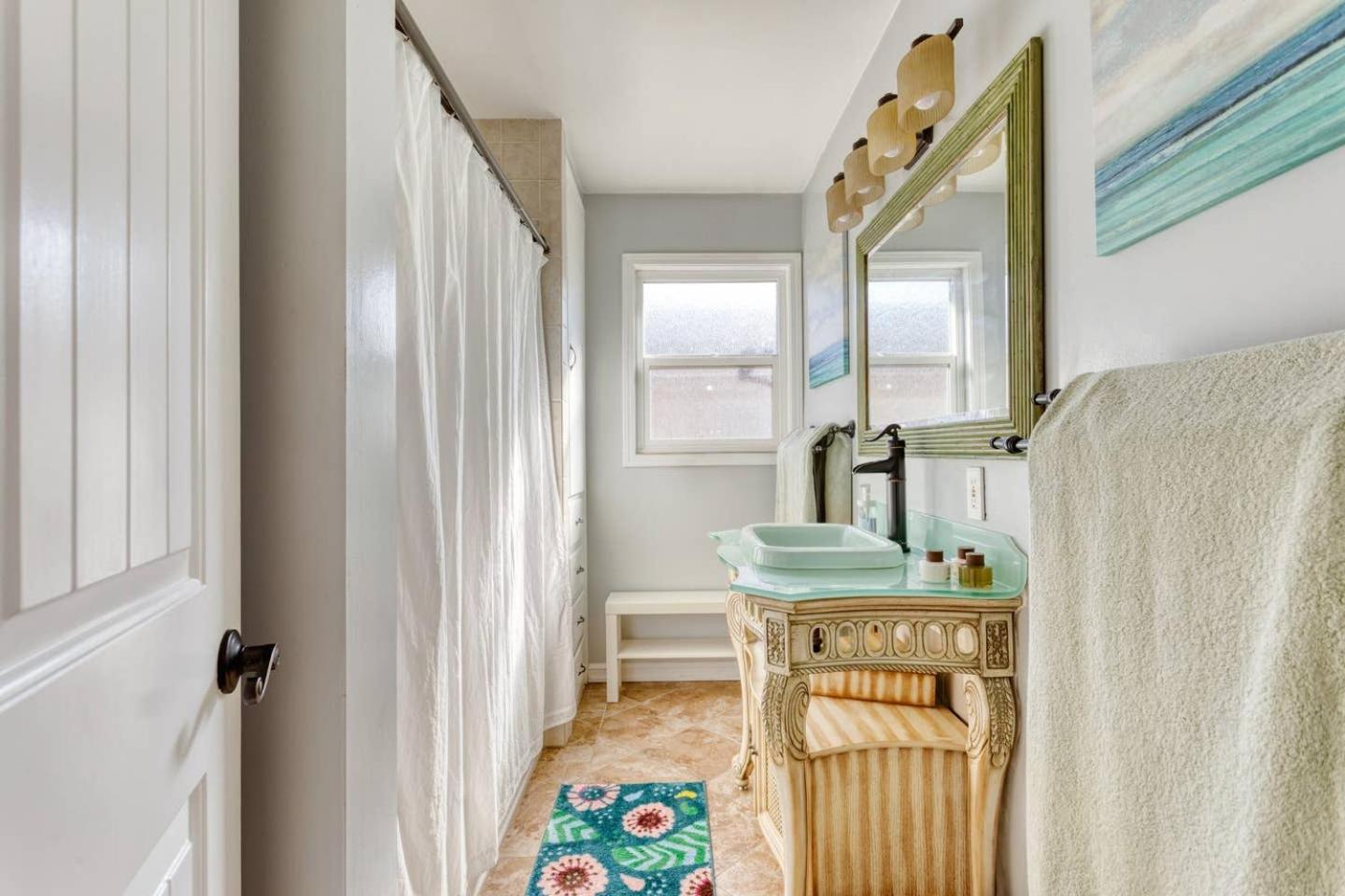 Two-Bedroom Apartment - Photo 15