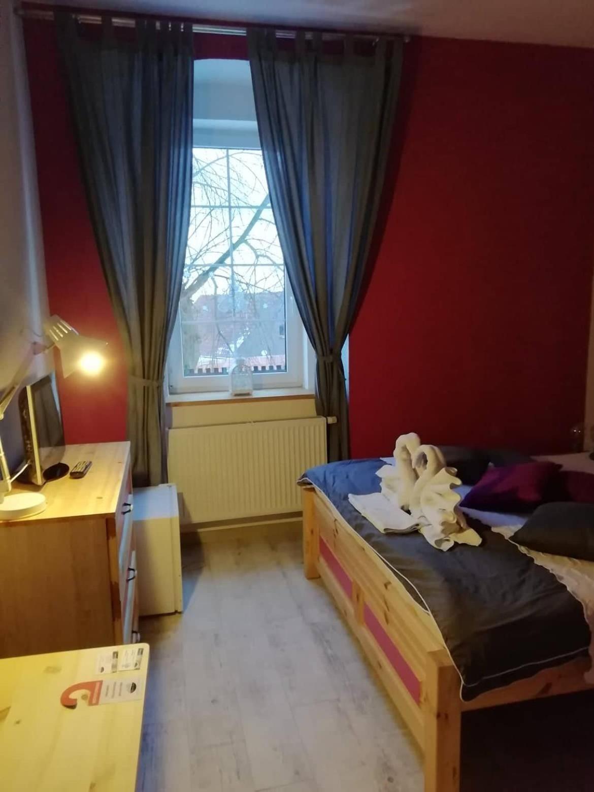 Double or Twin Room with Private Bathroom photo 3