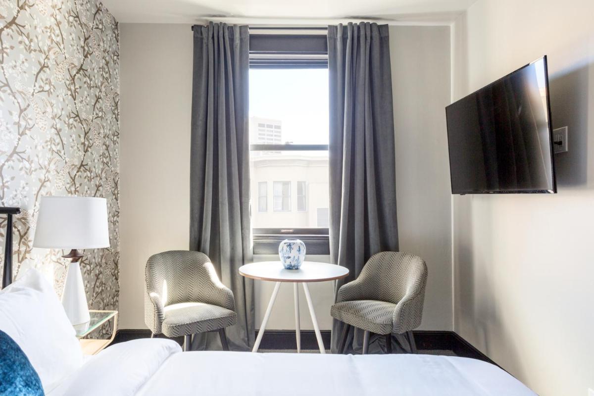Queen Room