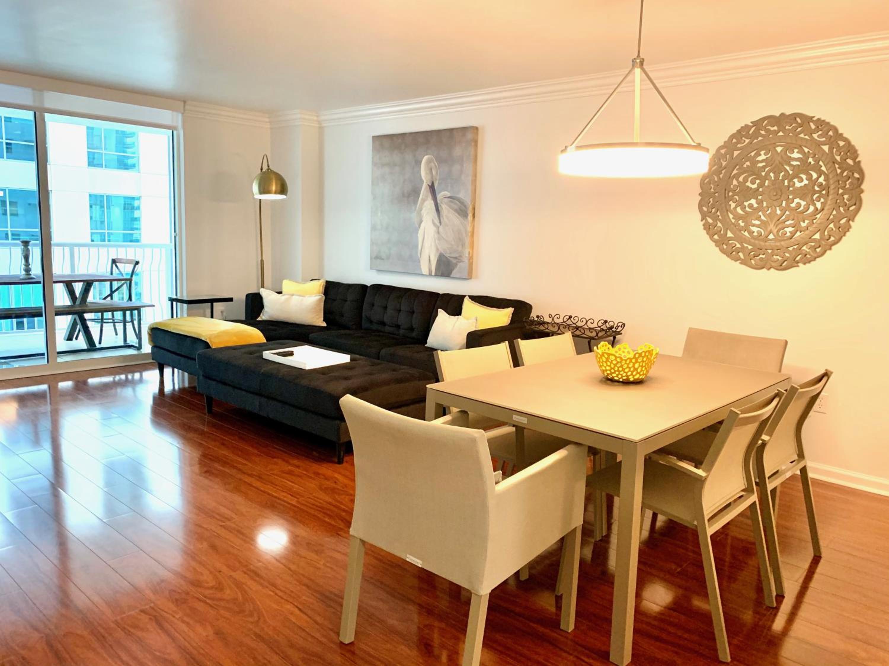 Apartment with Balcony photo 1