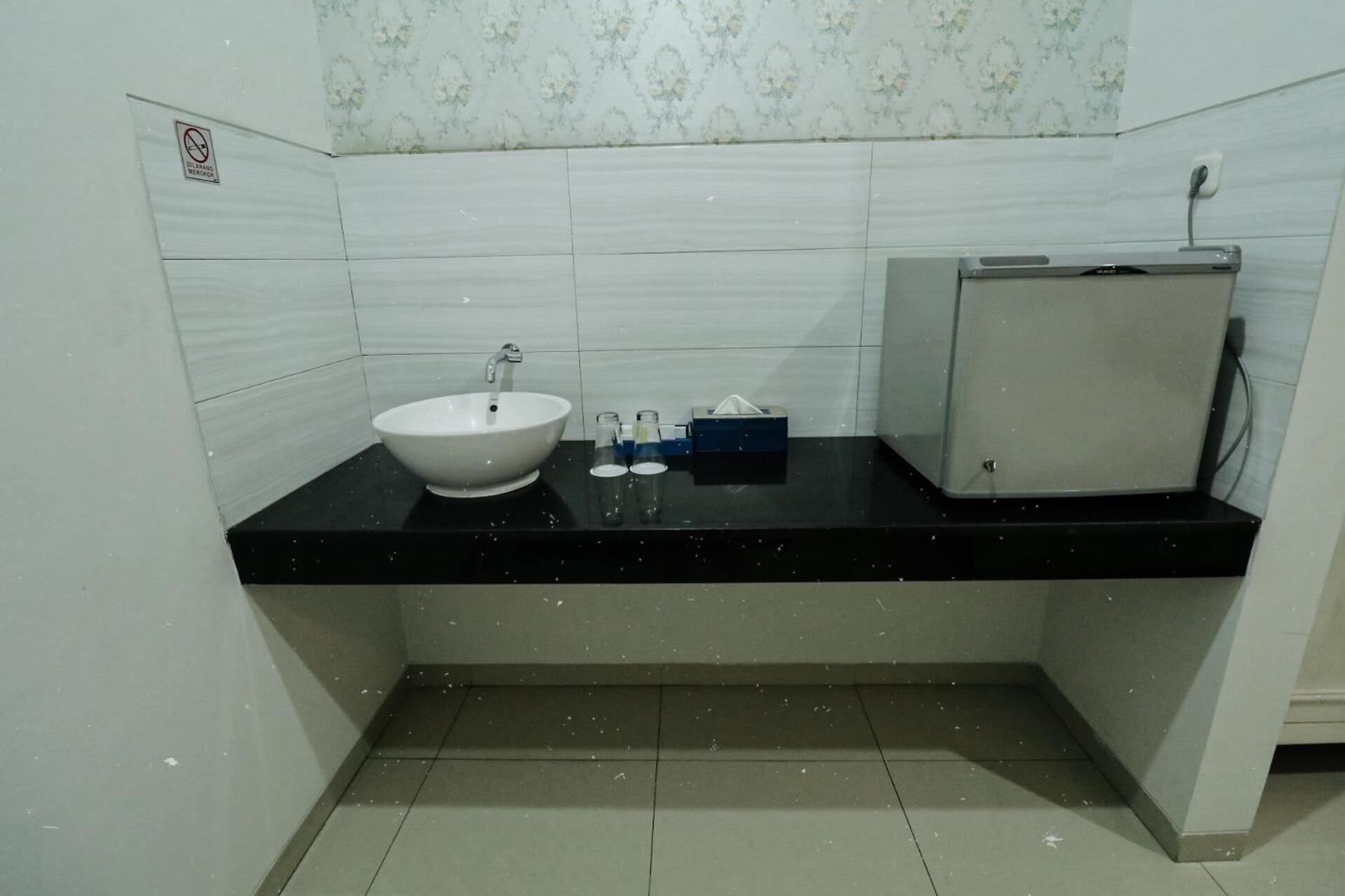 Deluxe Queen Room - Photo 5