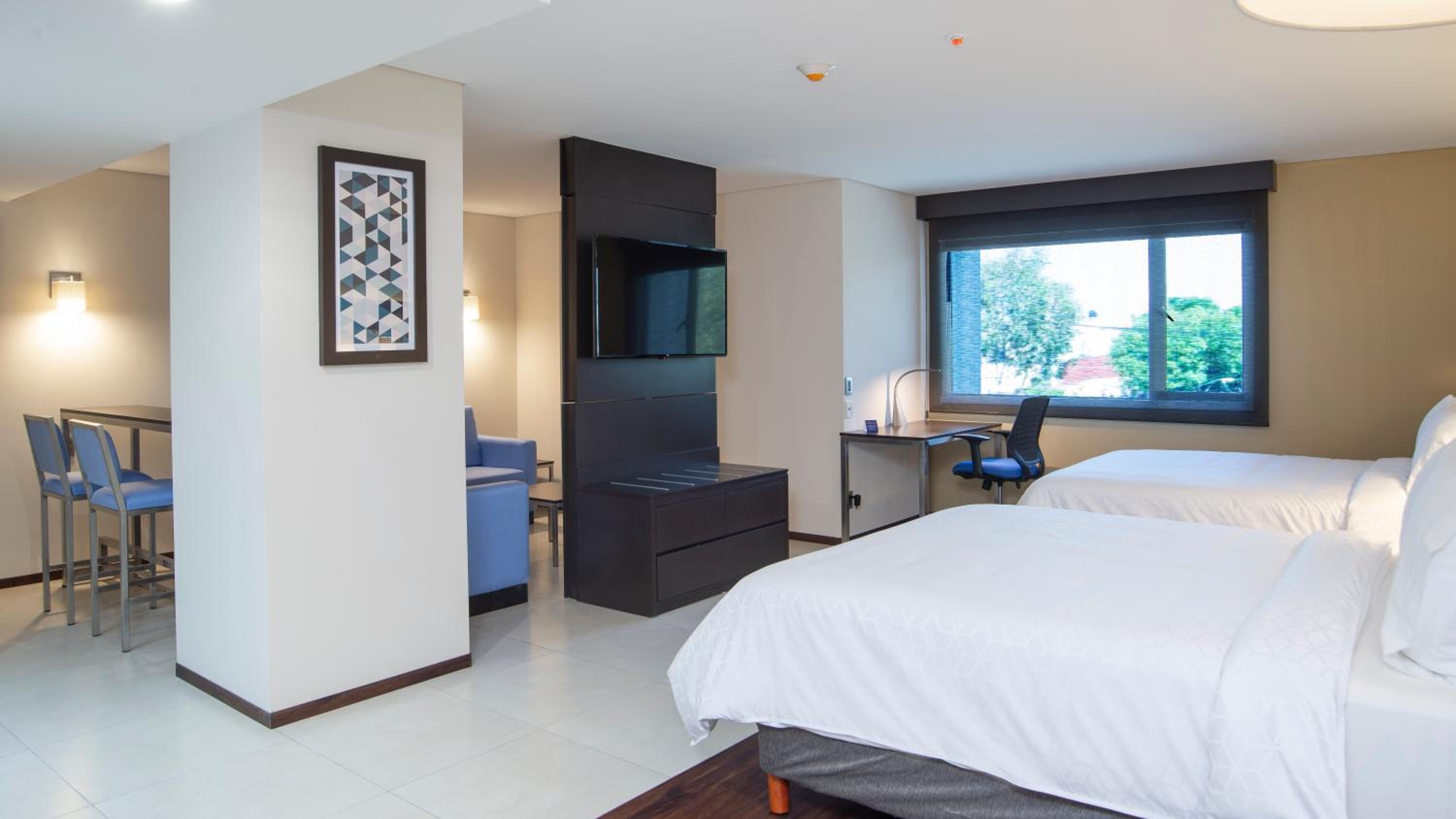 Queen Suite with Two Queen Beds