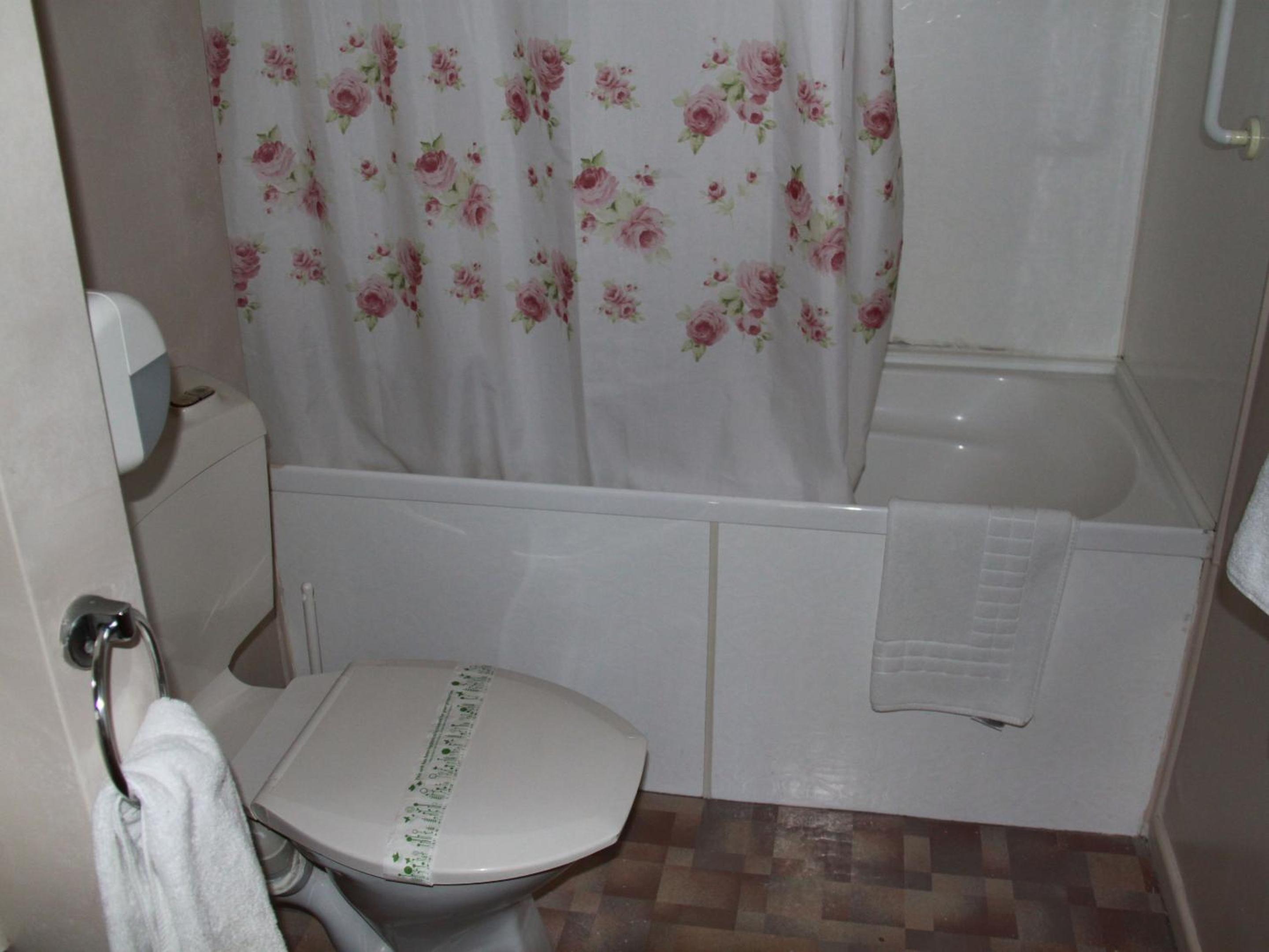 Two-Bedroom Apartment - Photo 7