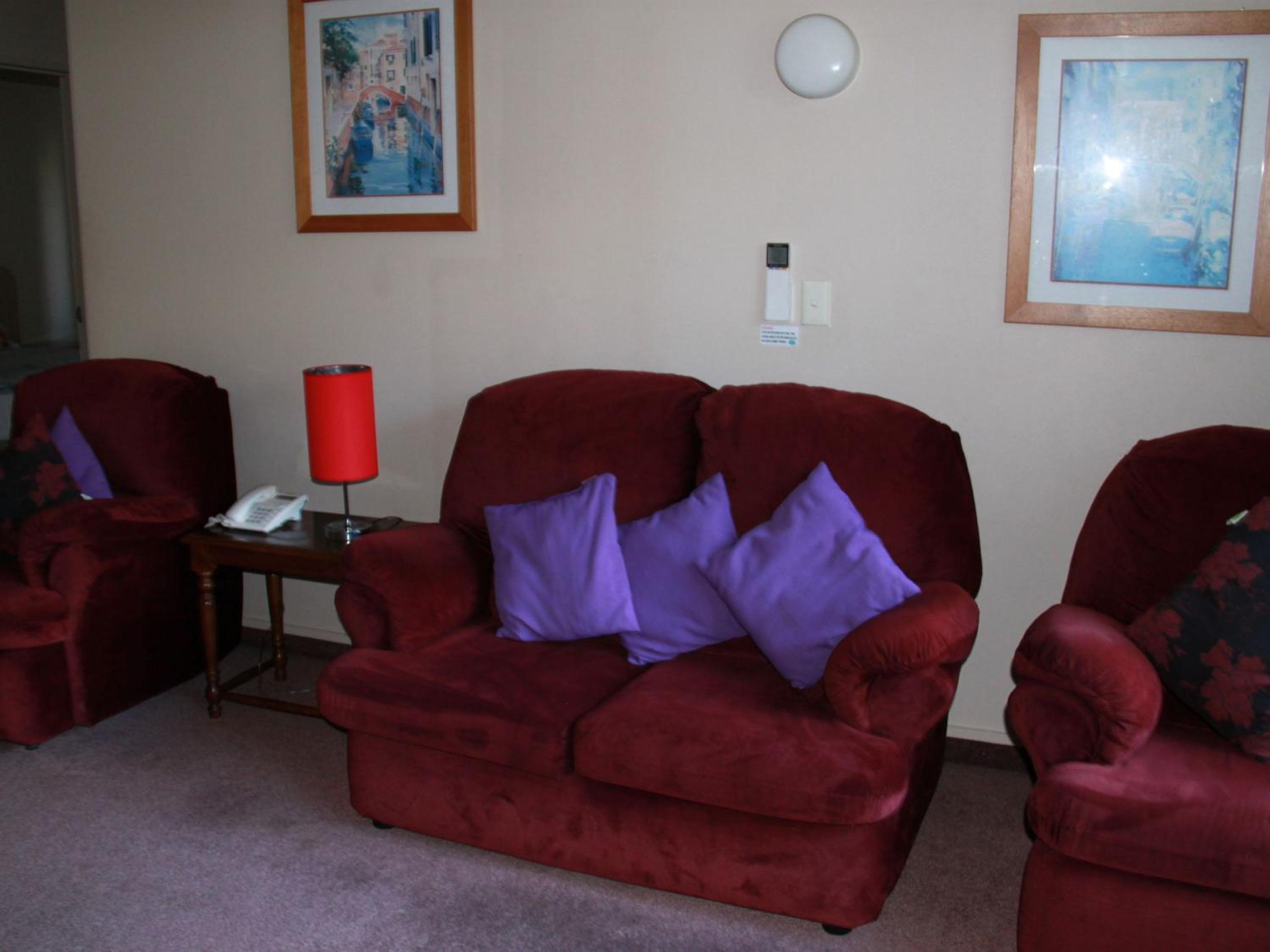 Two-Bedroom Apartment - Photo 2