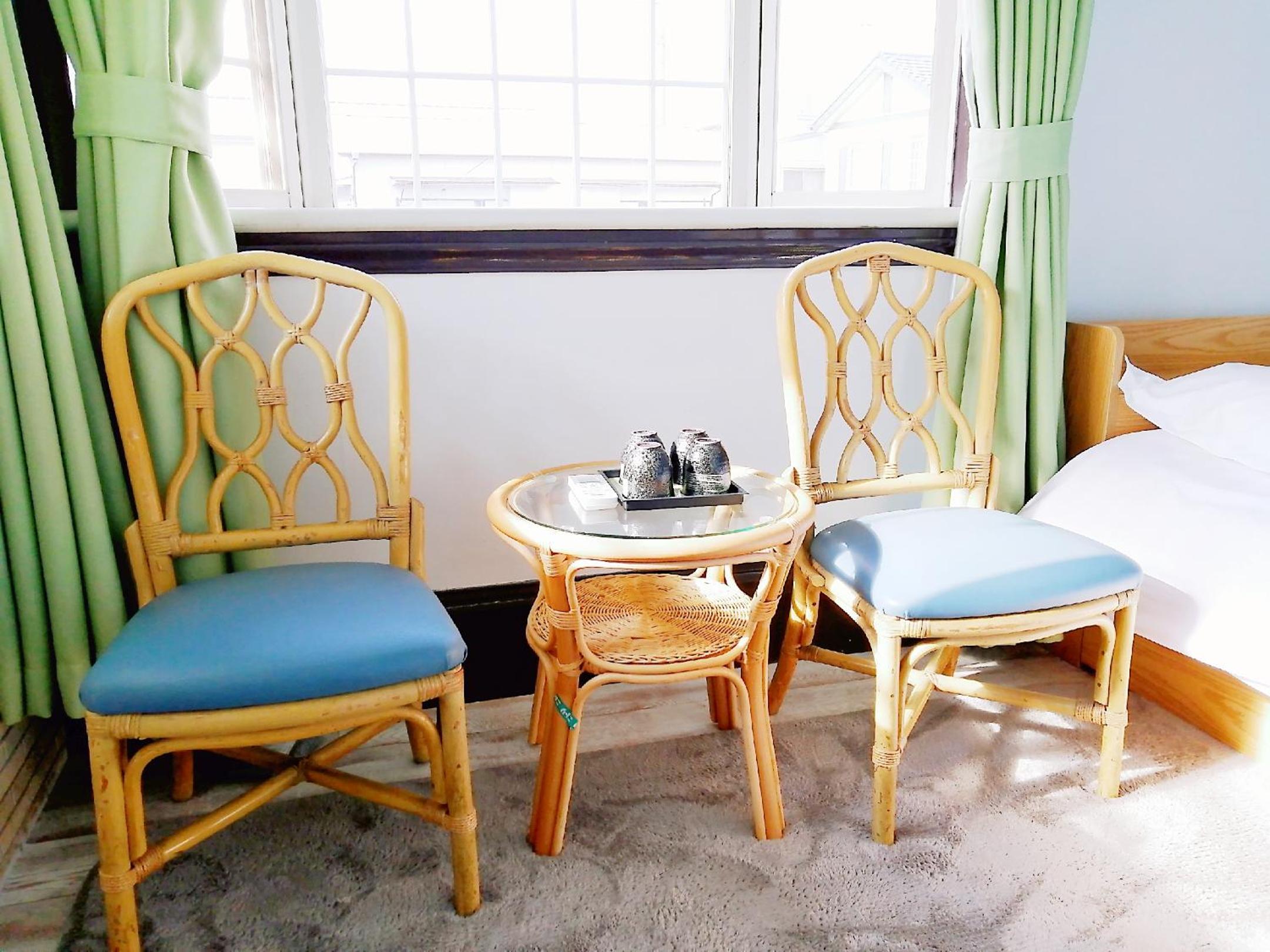 Queen Room with Two Queen Beds - Photo 12