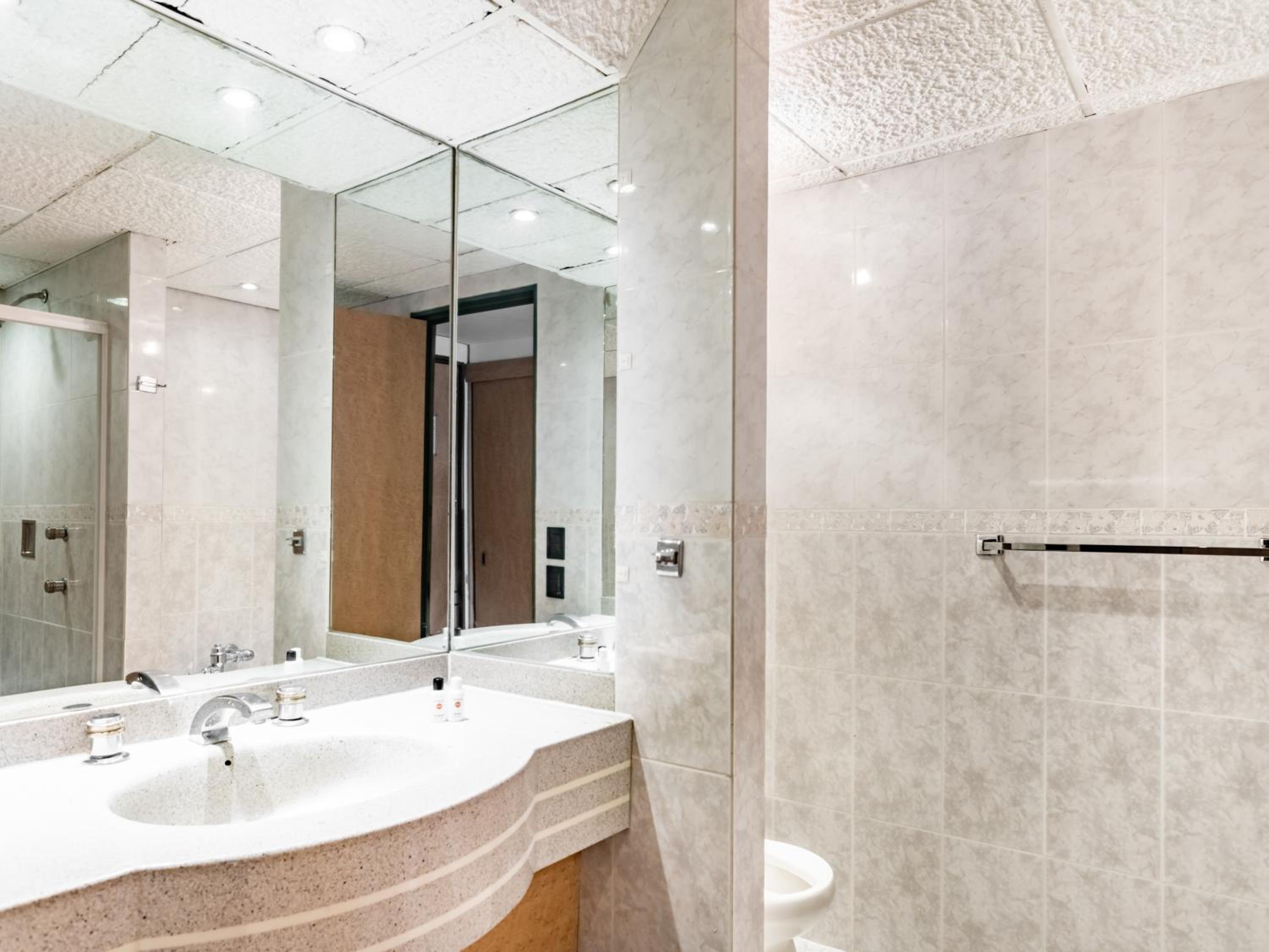 Deluxe with Jacuzzi - Photo 13